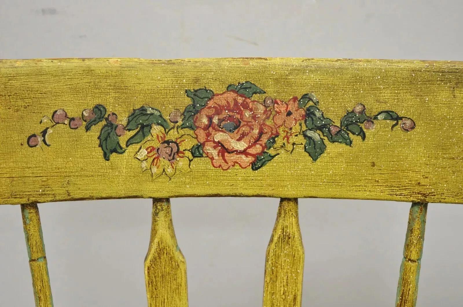 Autre Fauteuil d'appoint peint en jaune style primitif américain jaune Hitchcock de Frederick Loeser & Co (B) en vente