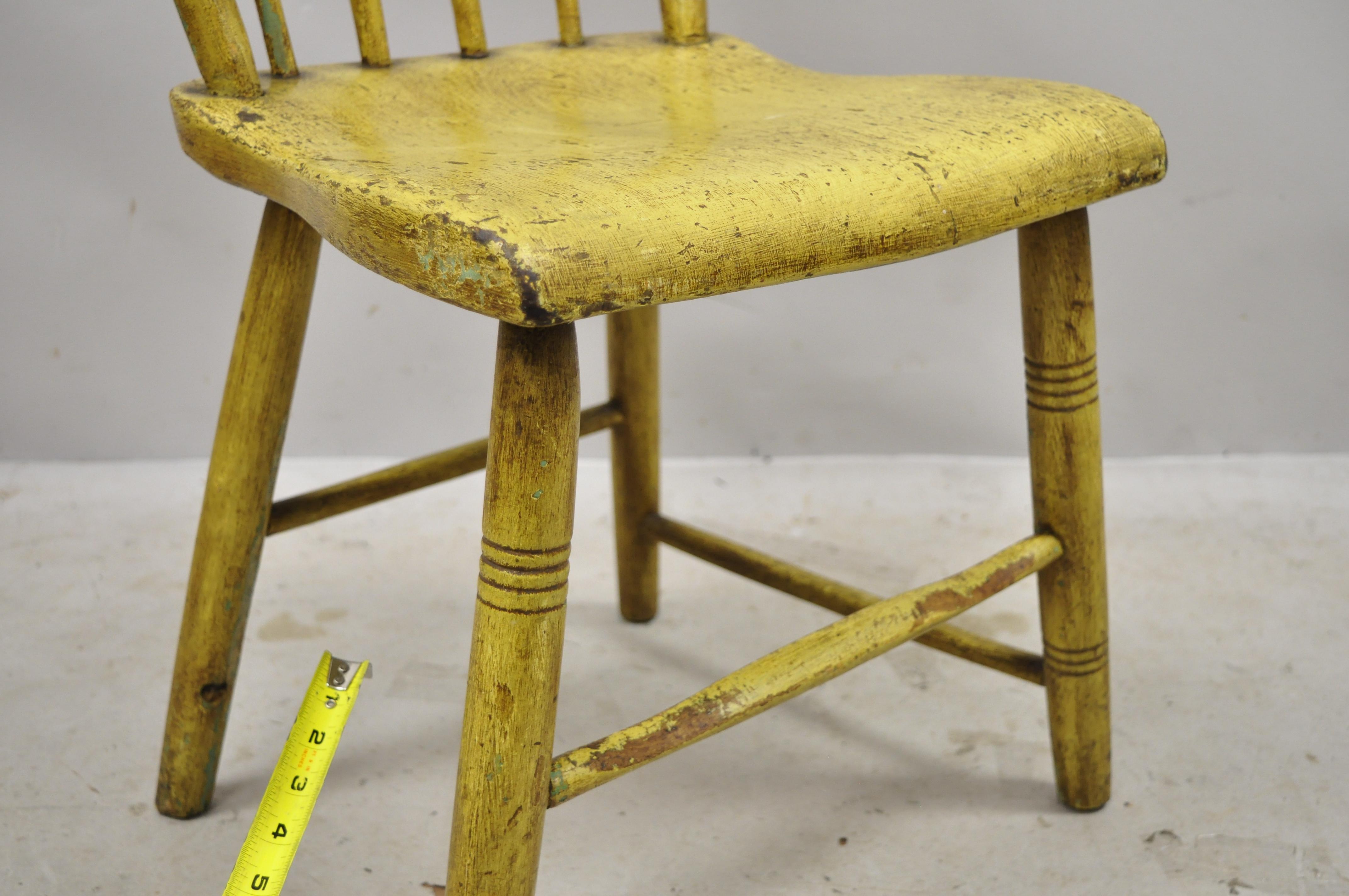 Frederick Loeser & Co Yellow American Primitive Hitchcock Painted Side Chair 'B' In Good Condition For Sale In Philadelphia, PA