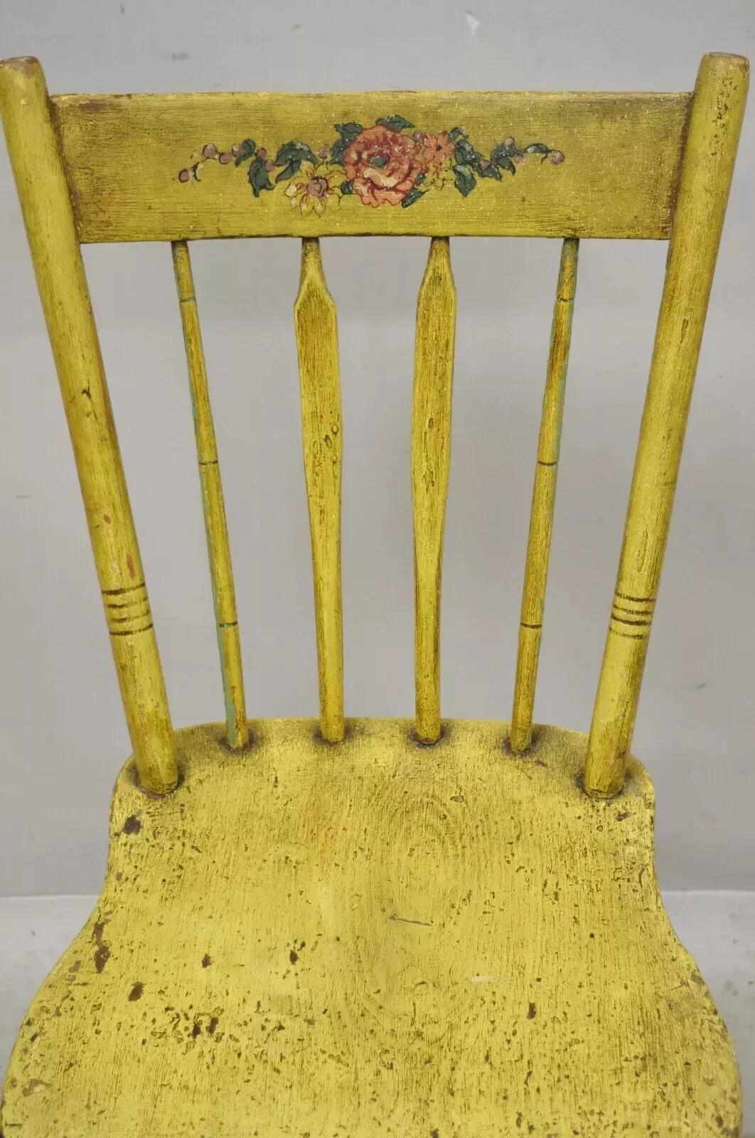 Fauteuil d'appoint peint en jaune style primitif américain jaune Hitchcock de Frederick Loeser & Co (B) en vente 2