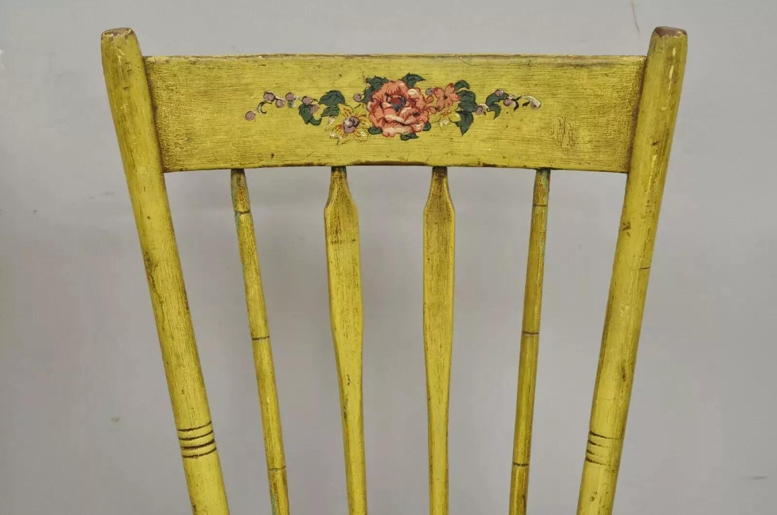 XIXe siècle Paire de chaises d'appoint jaune Primitive Hitchcock style Frederick Loeser & Co en vente