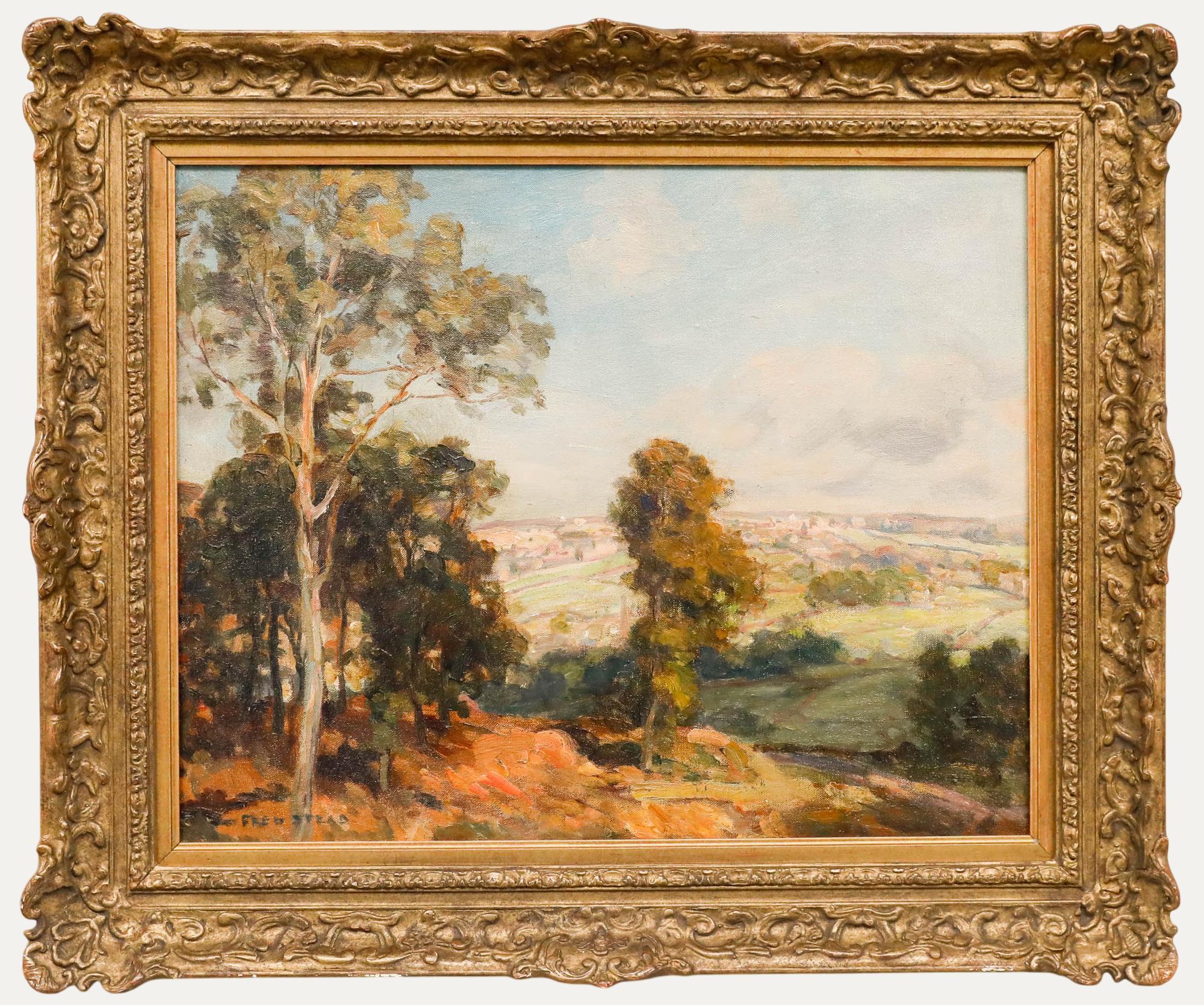 Ein reizvolles Landschaftsgemälde der Yorkshire Dales des britischen Künstlers Frederick (Fred) Stead (1863-1940). Die Komposition zeigt laubbedeckte Herbstbäume, die einen sonnenbeschienenen Blick auf die grünen Täler dahinter einrahmen. Dieses