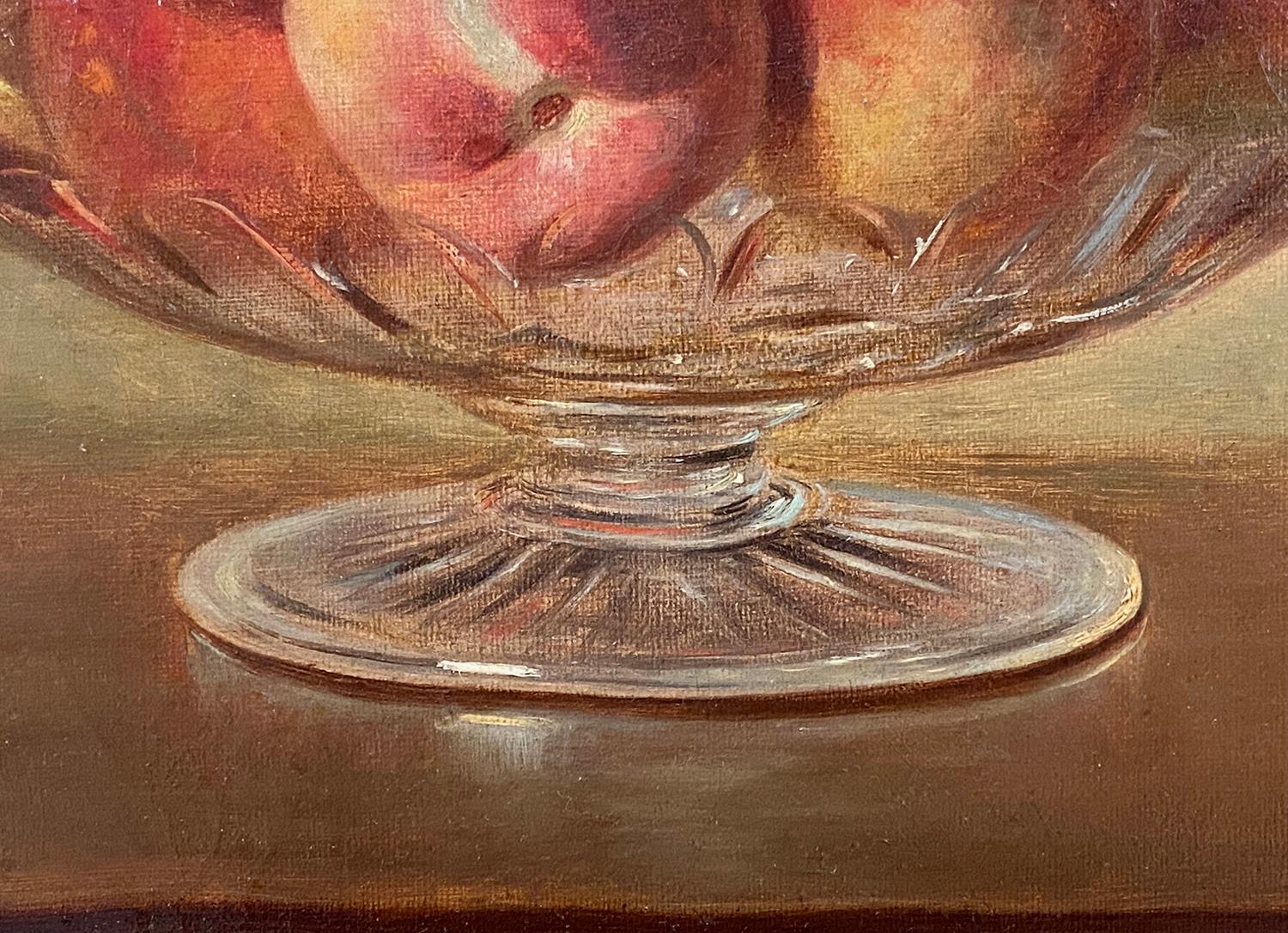 Pêches dans un plat en verre taillé en vente 1