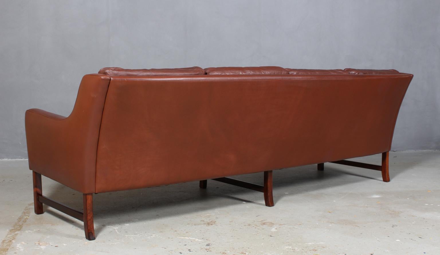 Mid-20th Century Frederik Kayser Four-Seat Sofa, Rosewood and Leather, Norway