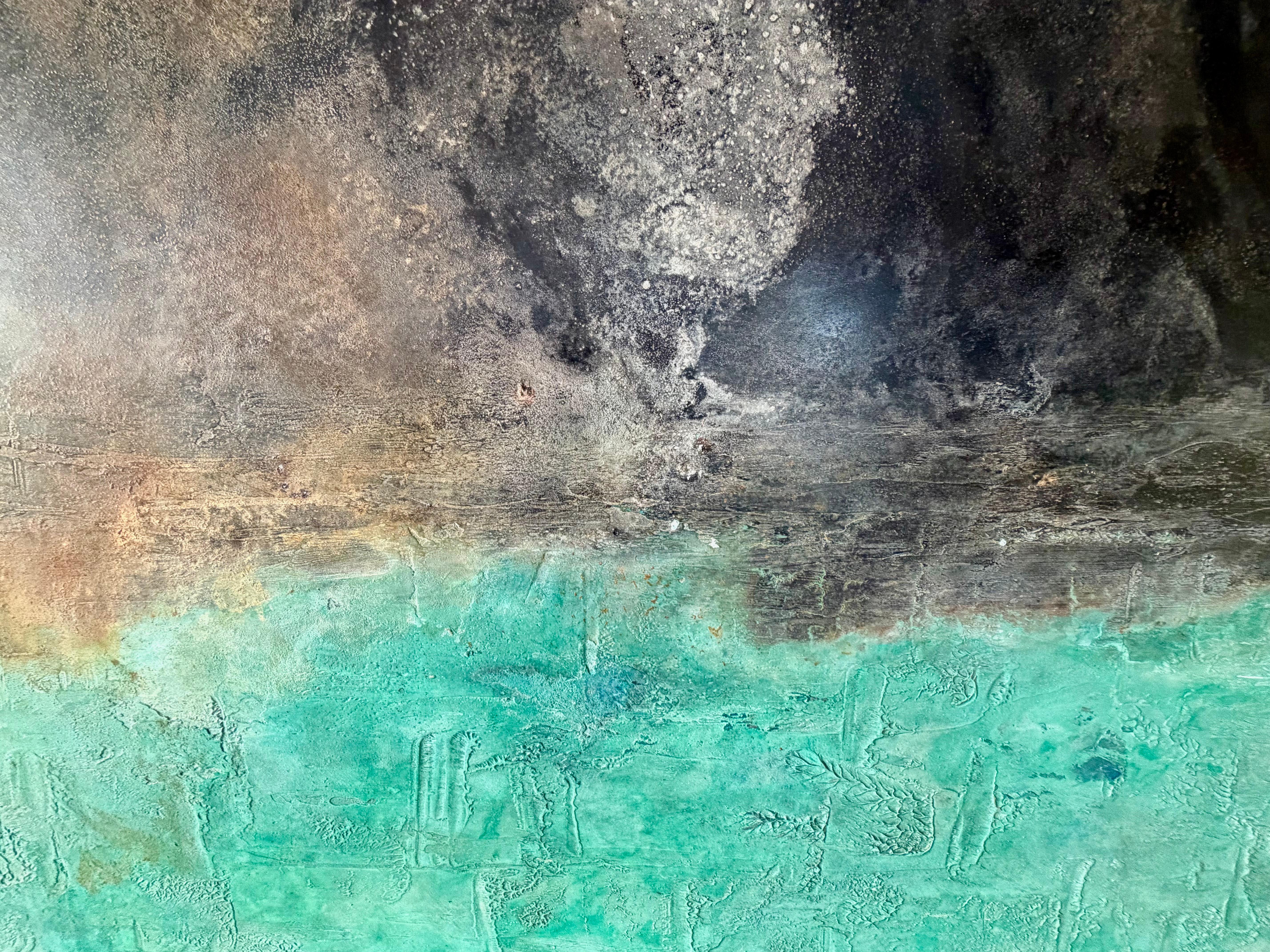 The Tide of the Setting Sun is an artwork by French contemporary artist Frédérique Domergue, crafted with oxidized zinc and bronze leaves on an honeycomb aluminum panel. Dimensions: 47.2 × 55.1 in /  120 × 140 cm.

Through polishing and oxidation,