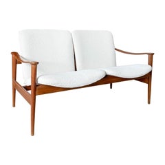 Loveseat de style Fredrick Kayser
