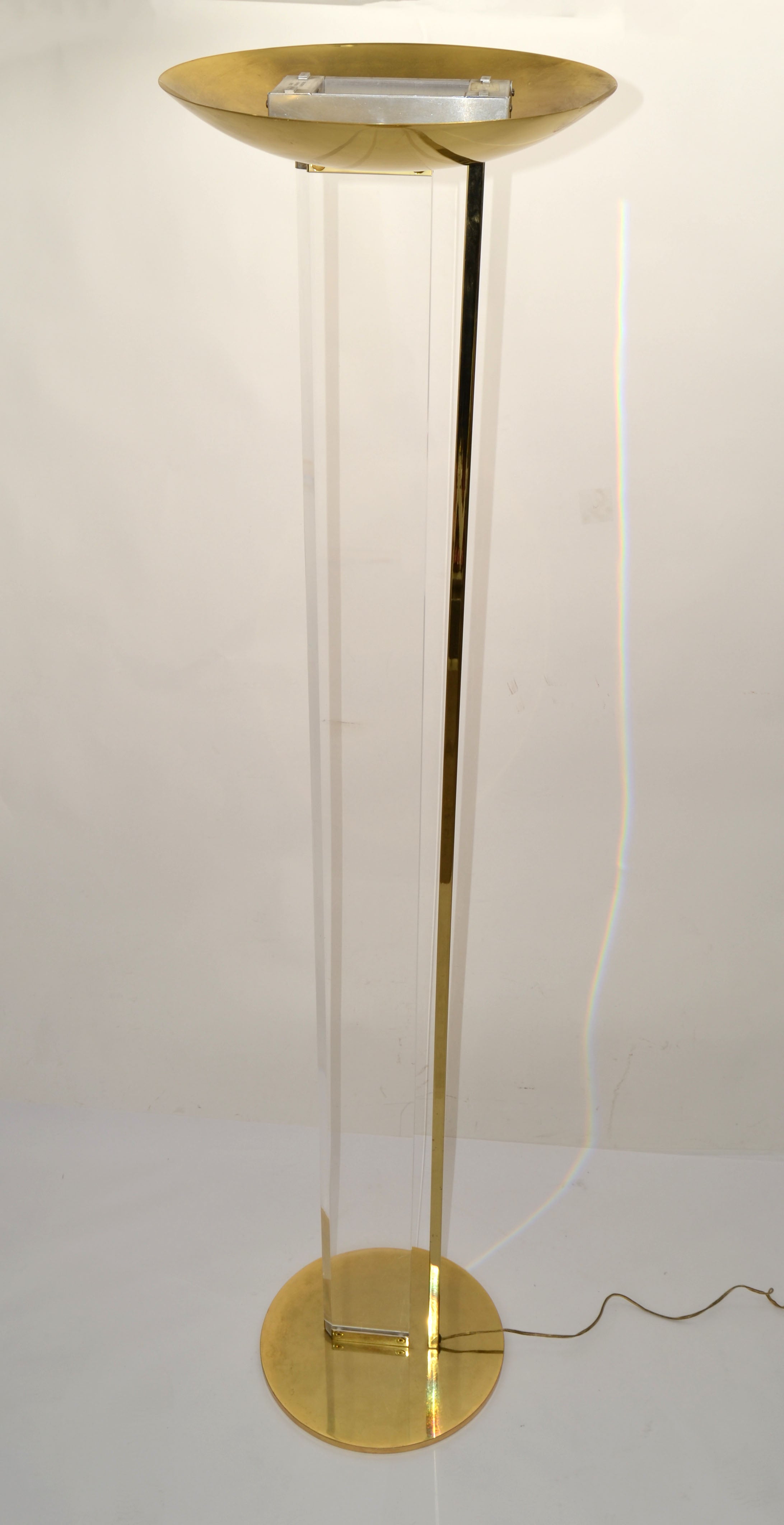 American Fredrick Ramond Uplighter Lucite Brass Tall Floor Lamp Mid-Century Modern 1986 For Sale