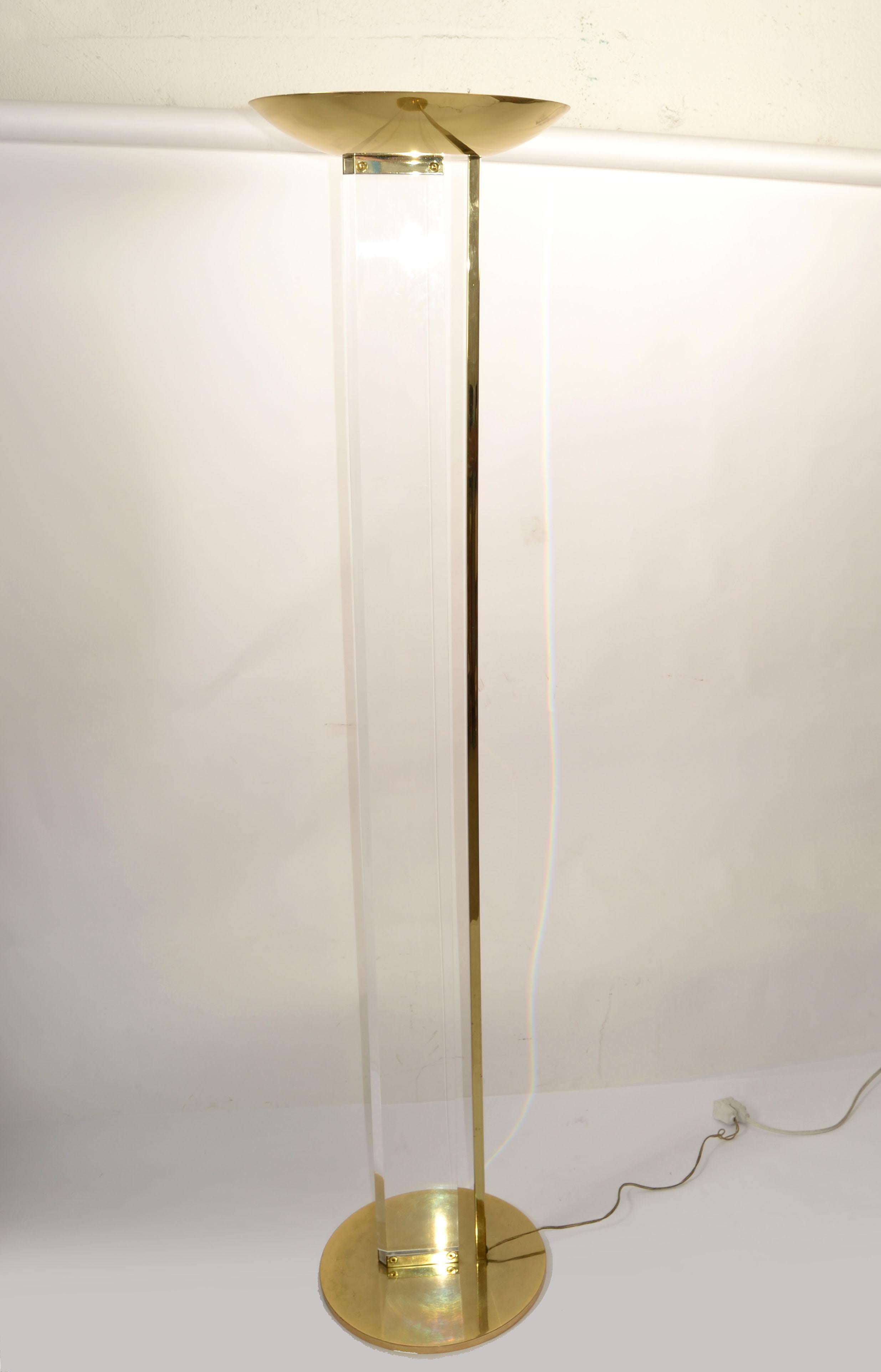 Fredrick Ramond Uplighter Lucite Brass Tall Floor Lamp Mid-Century Modern 1986 In Good Condition For Sale In Miami, FL