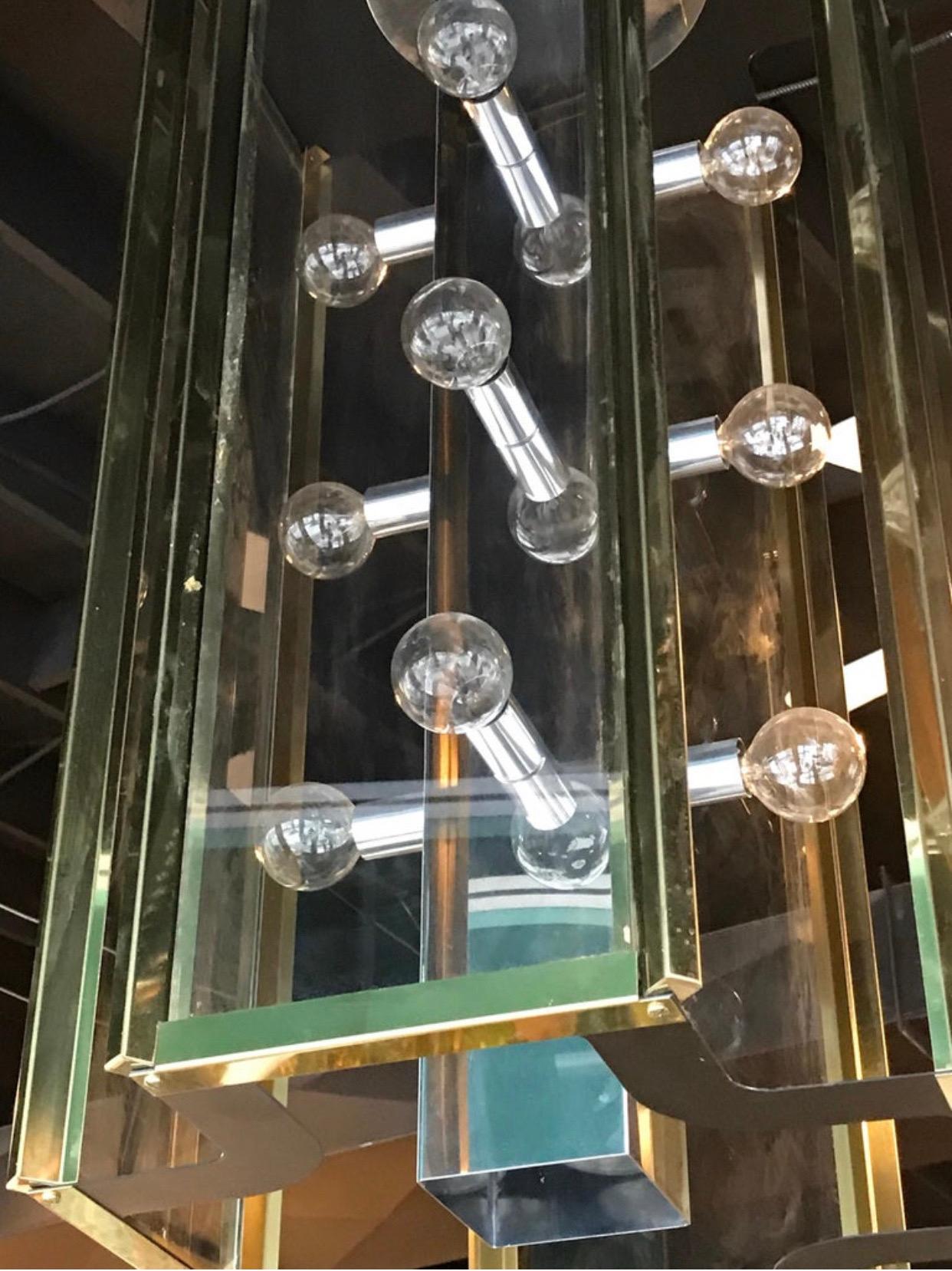 Fredrick Raymond 1970s Brass Large Foyer Modern Chandelier In Good Condition In Palm Springs, CA