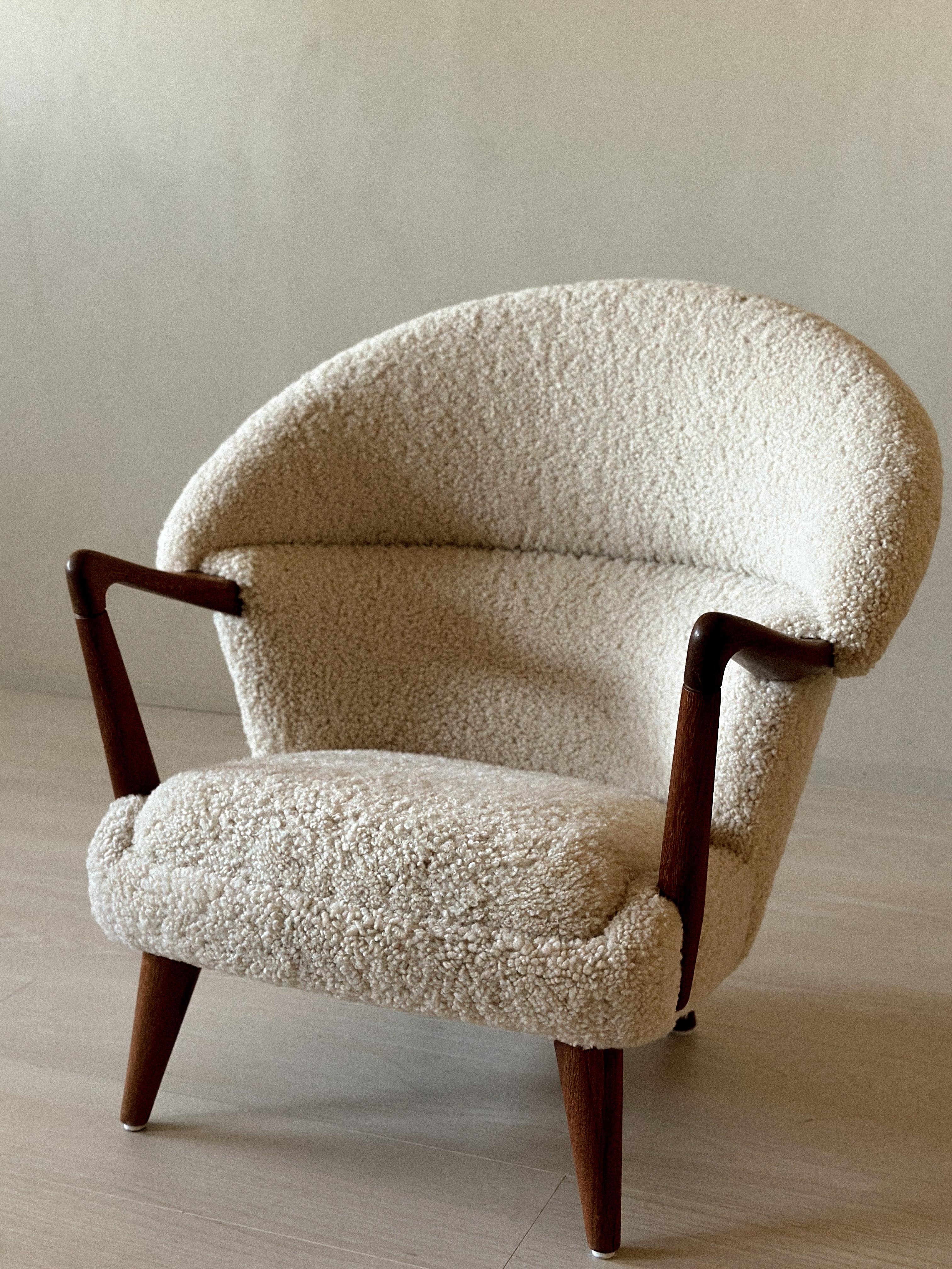 Sheepskin Fredrik A. Kayser, Model 2222 for Rastad & Relling. Manufactured by Hjelm & Årn For Sale