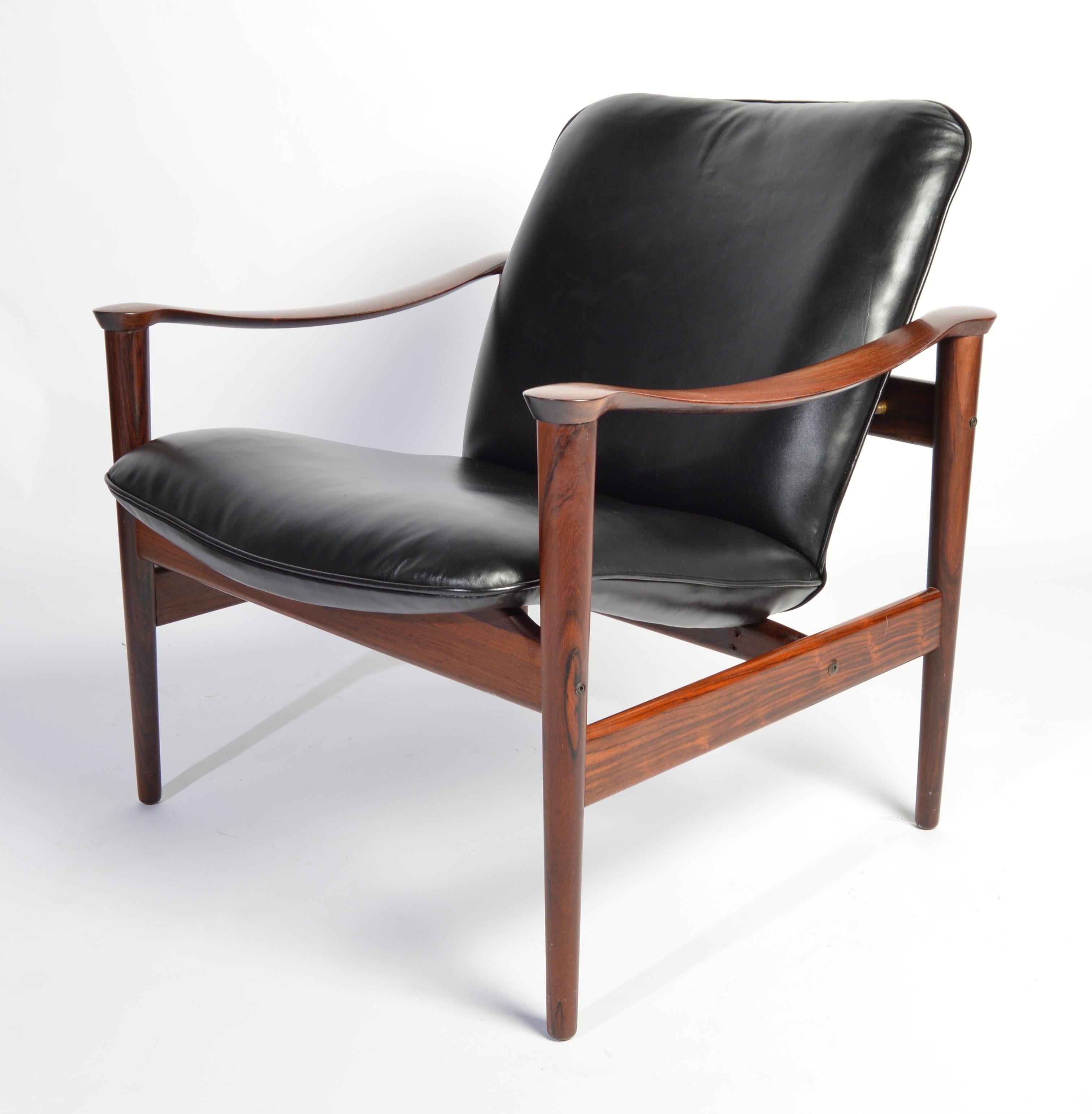 Fredrik A. Kayser model 711 armchair in rosewood with Leather Vatne Lenestolfabrikk-Norway, 1961
 