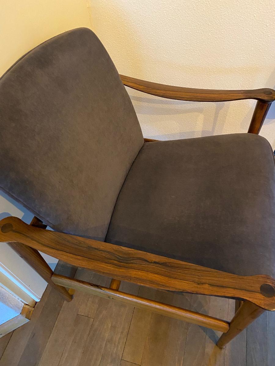 Sillón Fredrik A. Kayser de palisandro, Modelo 711 para Vatne Mobler Moderno de mediados de siglo en venta