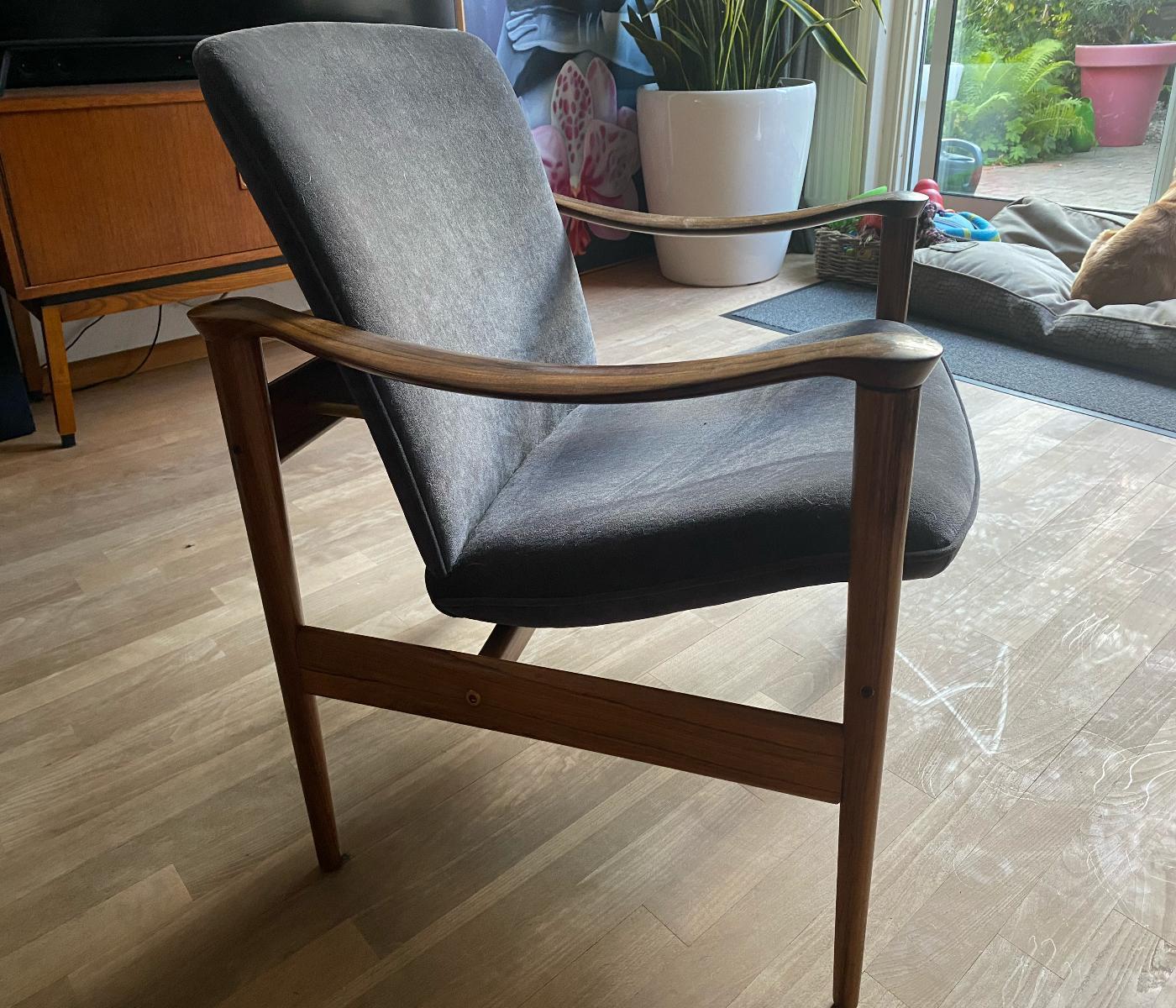 Mid-Century Modern Fredrik A. Kayser Rosewood Easy Chair, Model 711 for Vatne Mobler For Sale