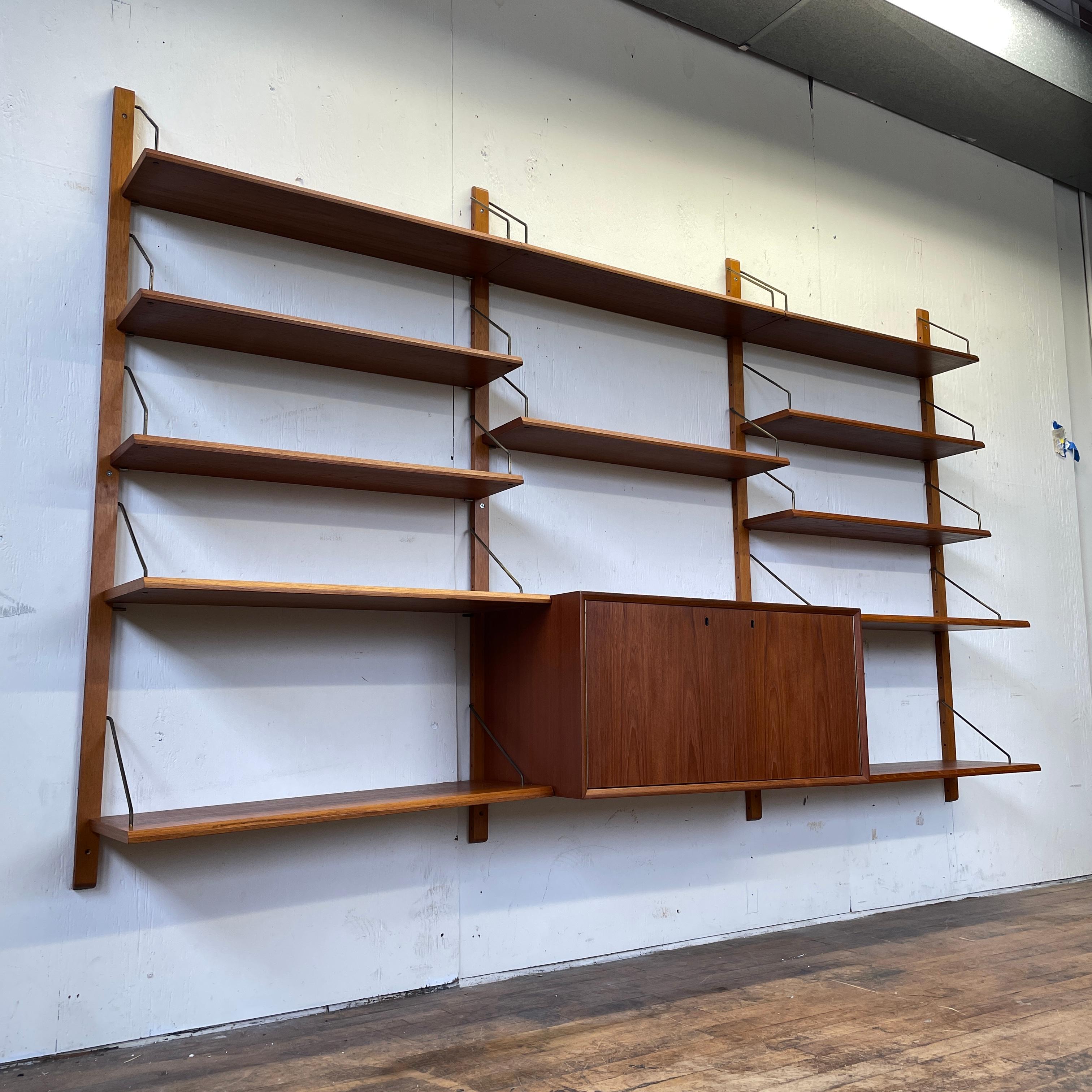 Fredrik A. Kayser Teak Wood Midcentury Wall Unit In Good Condition In Media, PA