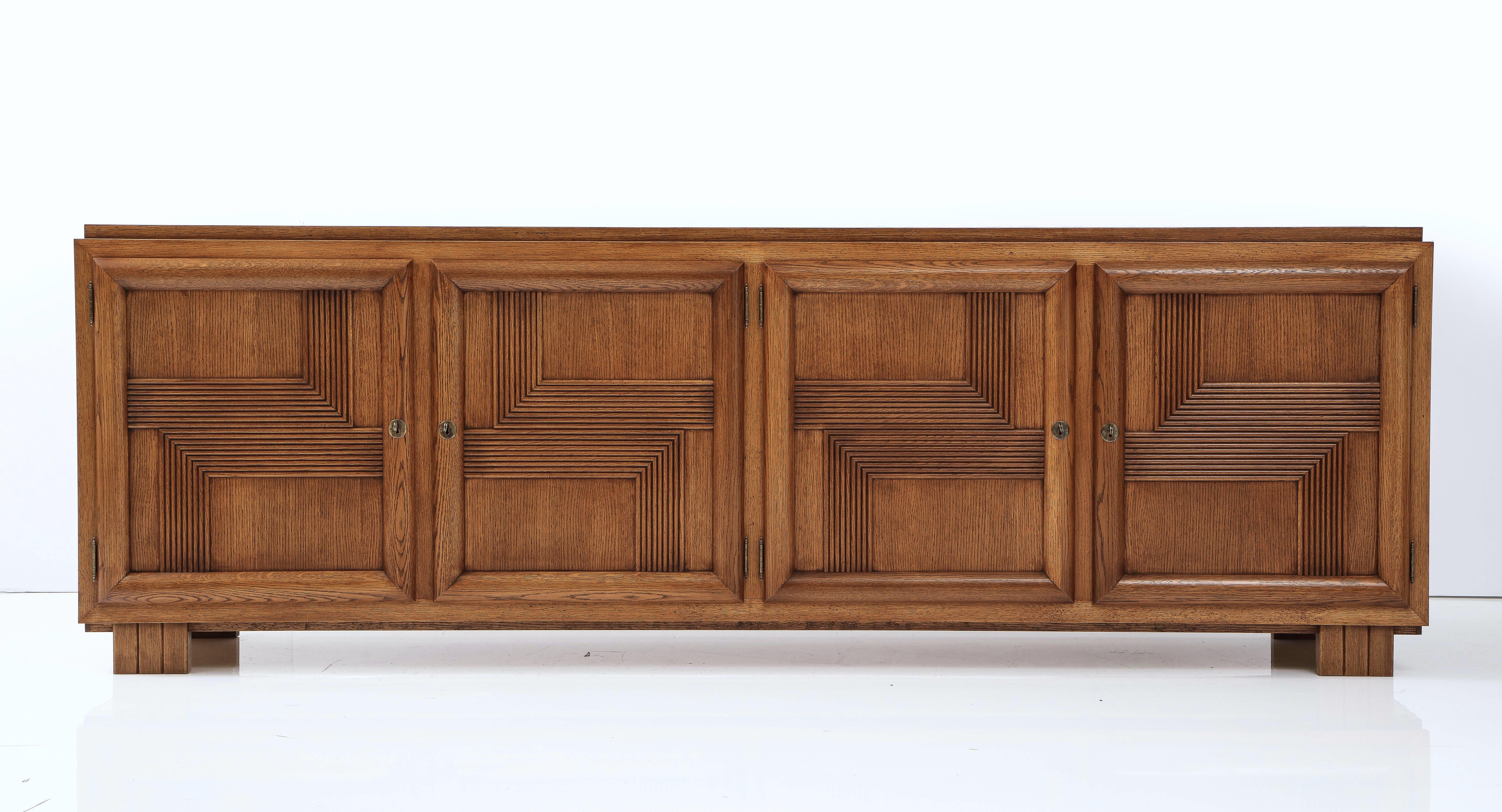 Fatto a mano 'Fredrik' Credenza artigianale a due ante su ordinazione in Oak Solid in vendita