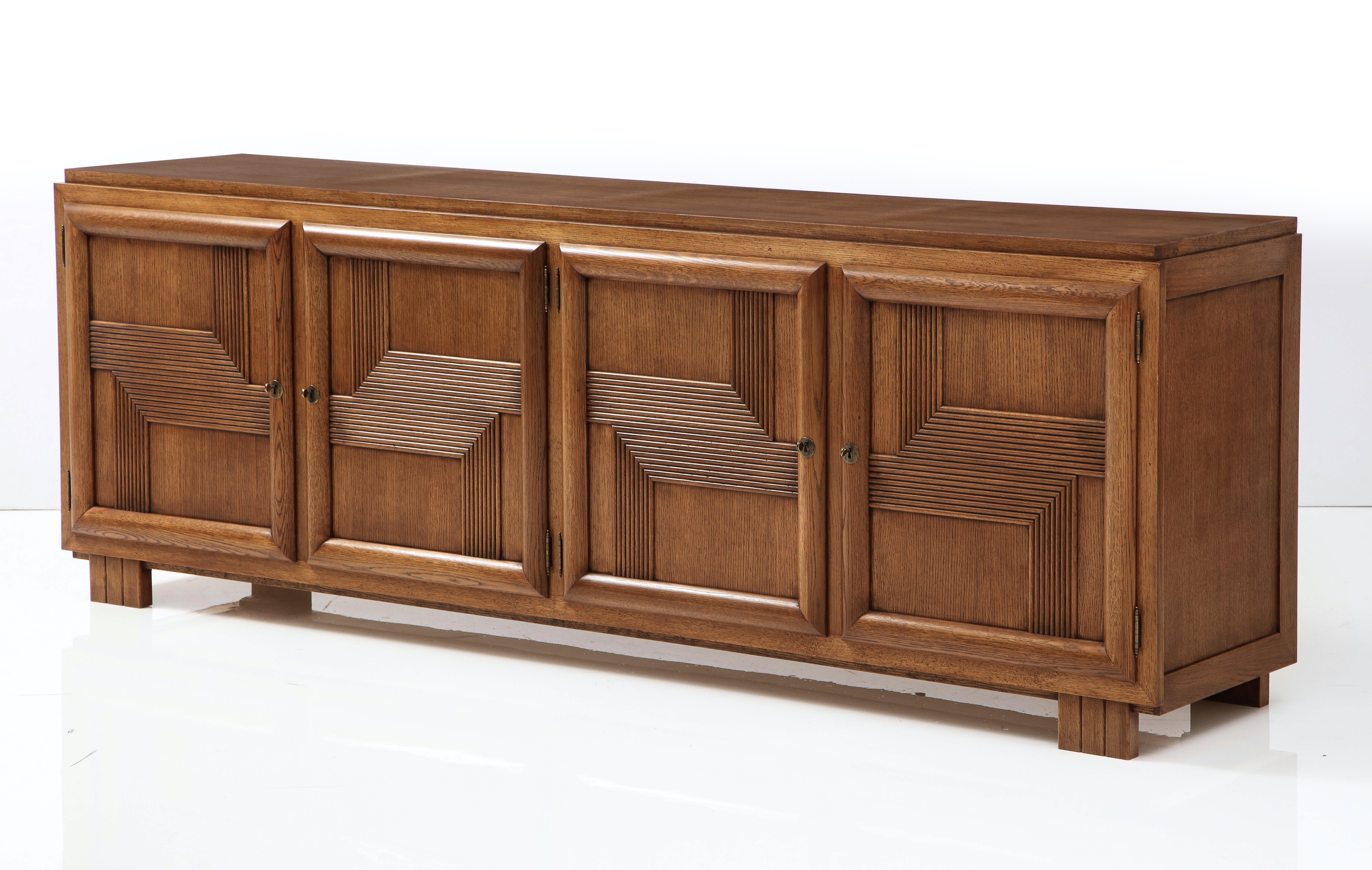 'Fredrik' Credenza artigianale a due ante su ordinazione in Oak Solid In condizioni Nuovo in vendita a Brooklyn, NY