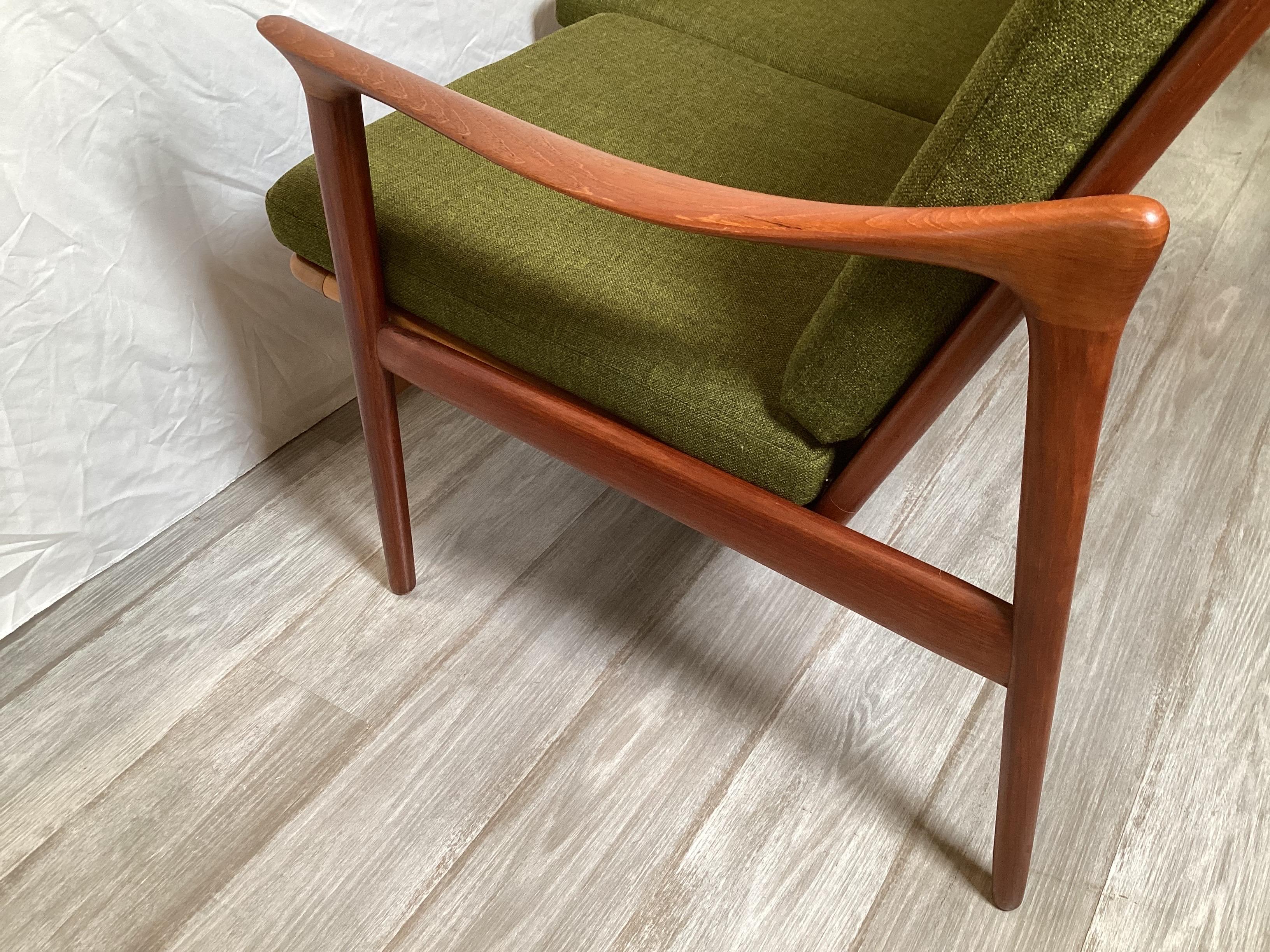 Teck Fredrik Kayser 3 seat upholstered sofa with original fabric en vente
