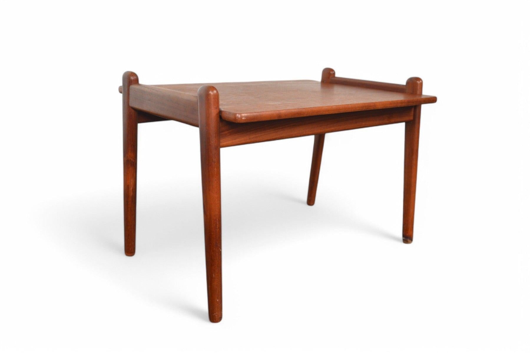 20ième siècle Fredrik Kayser modèle 563 en teck en vente