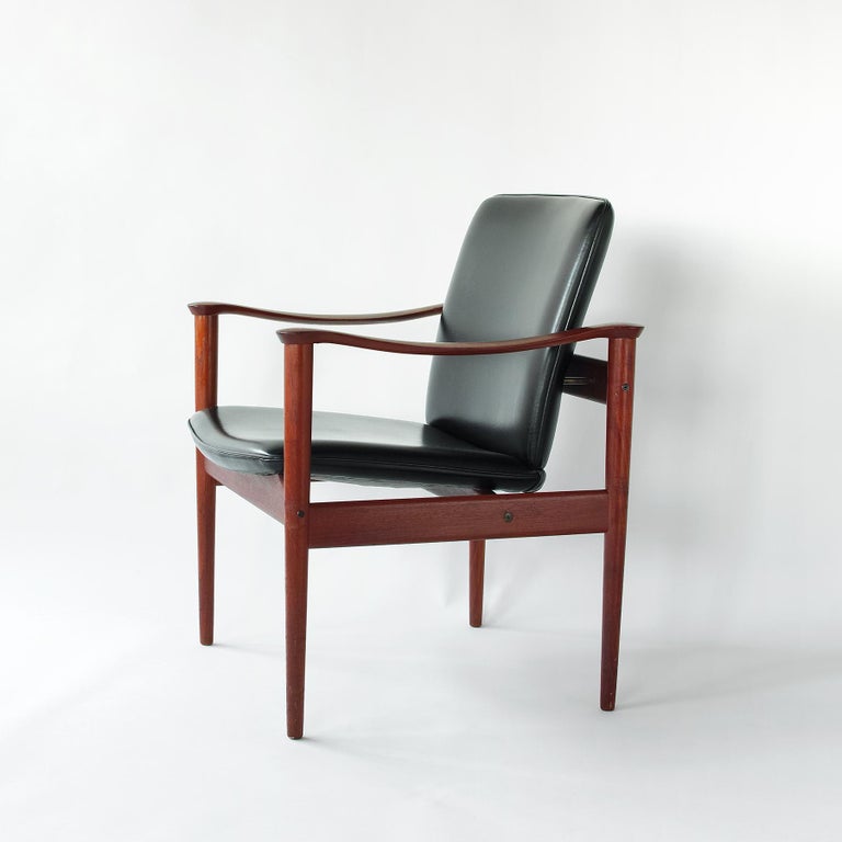 Fredrik Kayser Model 710 Armchair For Sale 7