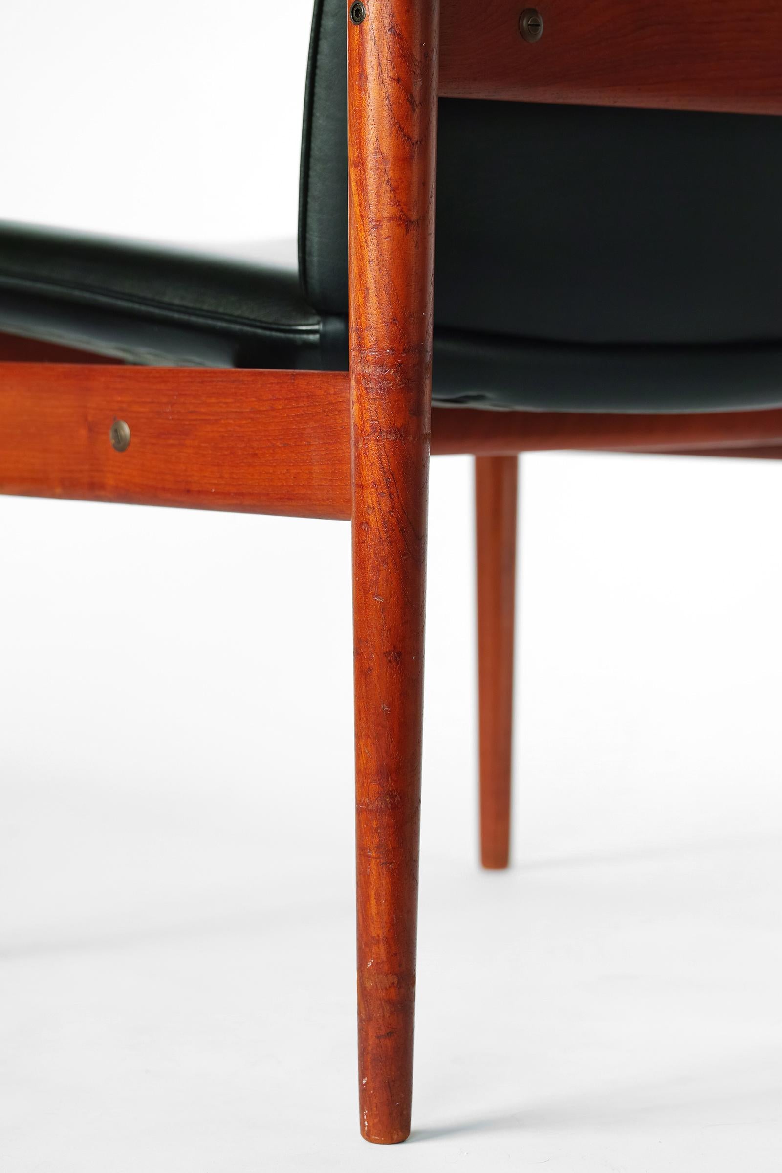 Fredrik Kayser Model 710 Armchair For Sale 2