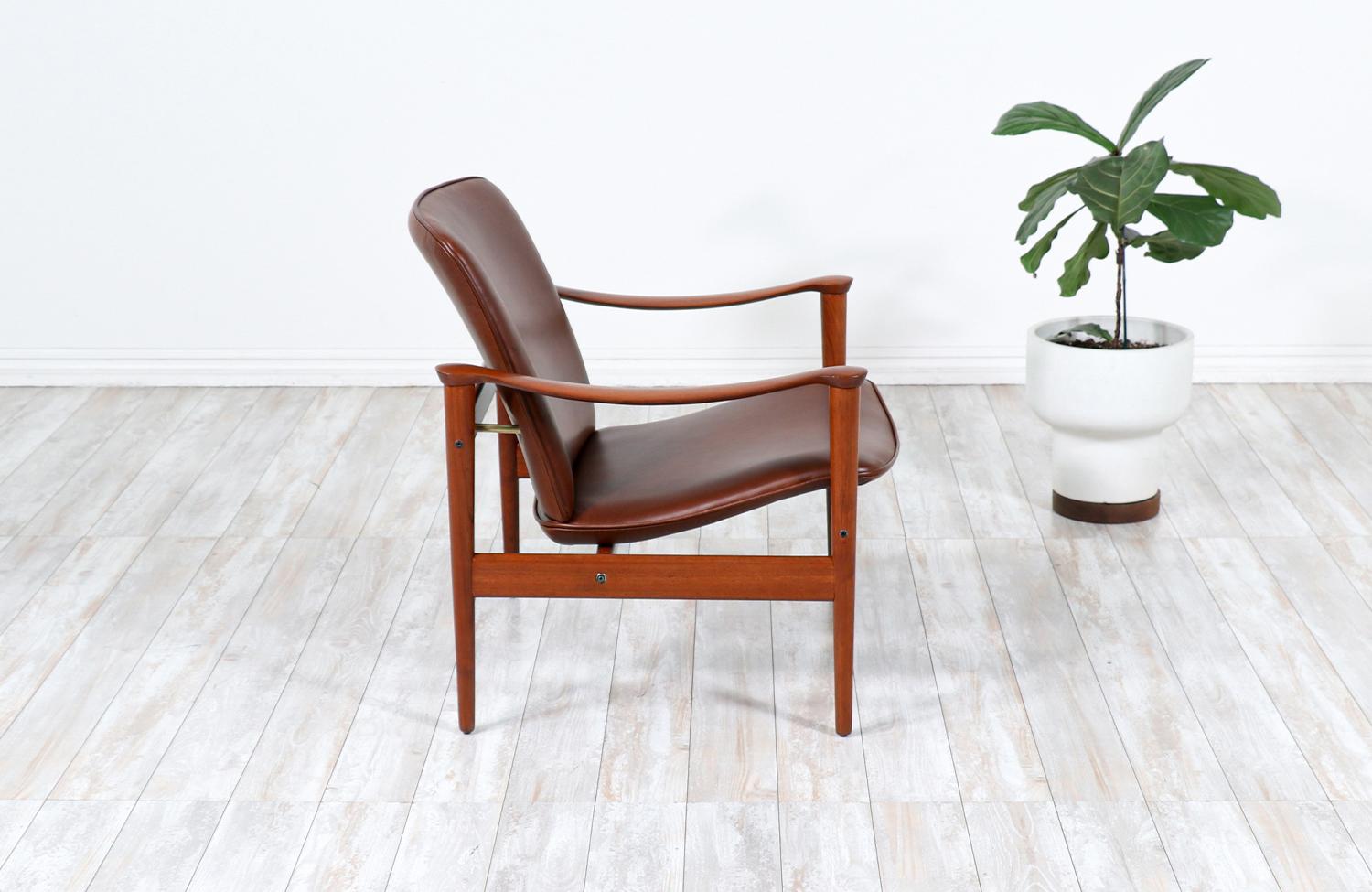 Mid-Century Modern Fredrik Kayser Model-711 Teak & Cognac Leather Lounge Chair