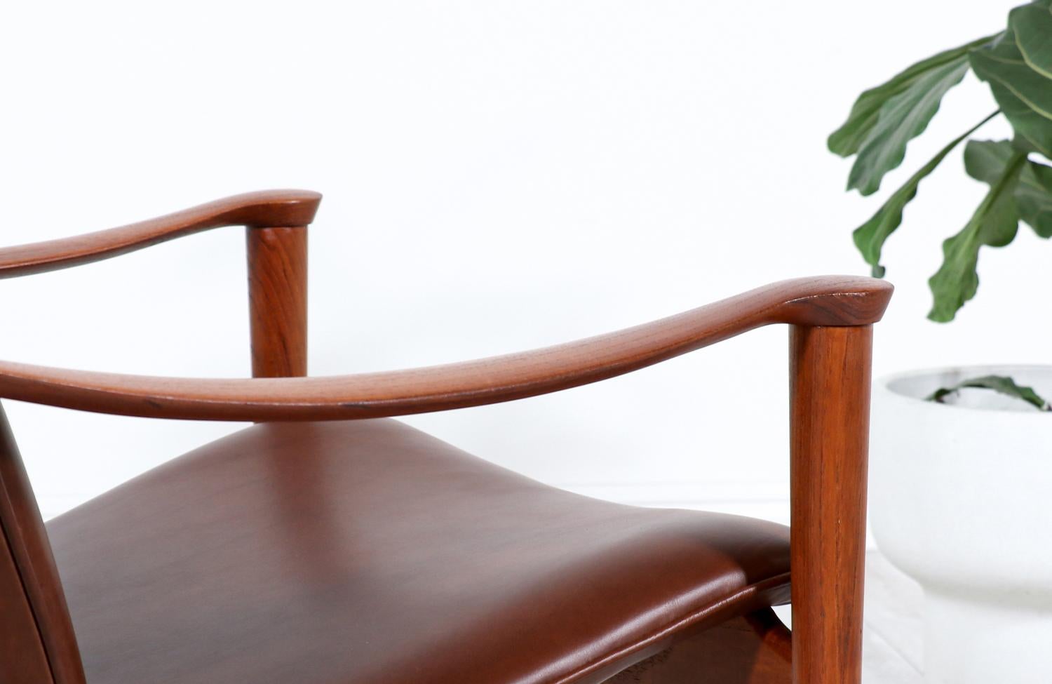Fredrik Kayser Model-711 Teak & Cognac Leather Lounge Chair 1