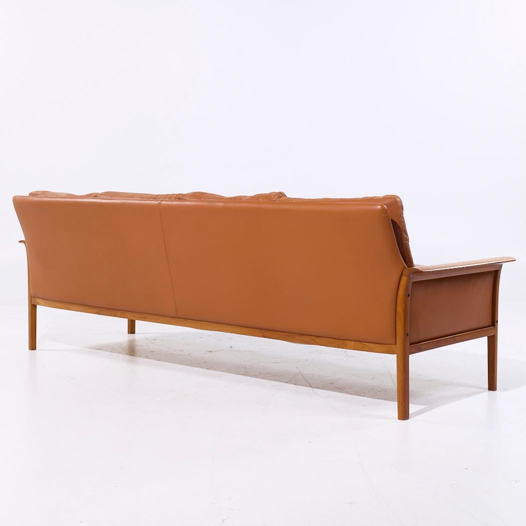 Fine XX secolo Fredrik A. Kayser Model-934 - Divano in pelle e teak del Medioevo in vendita
