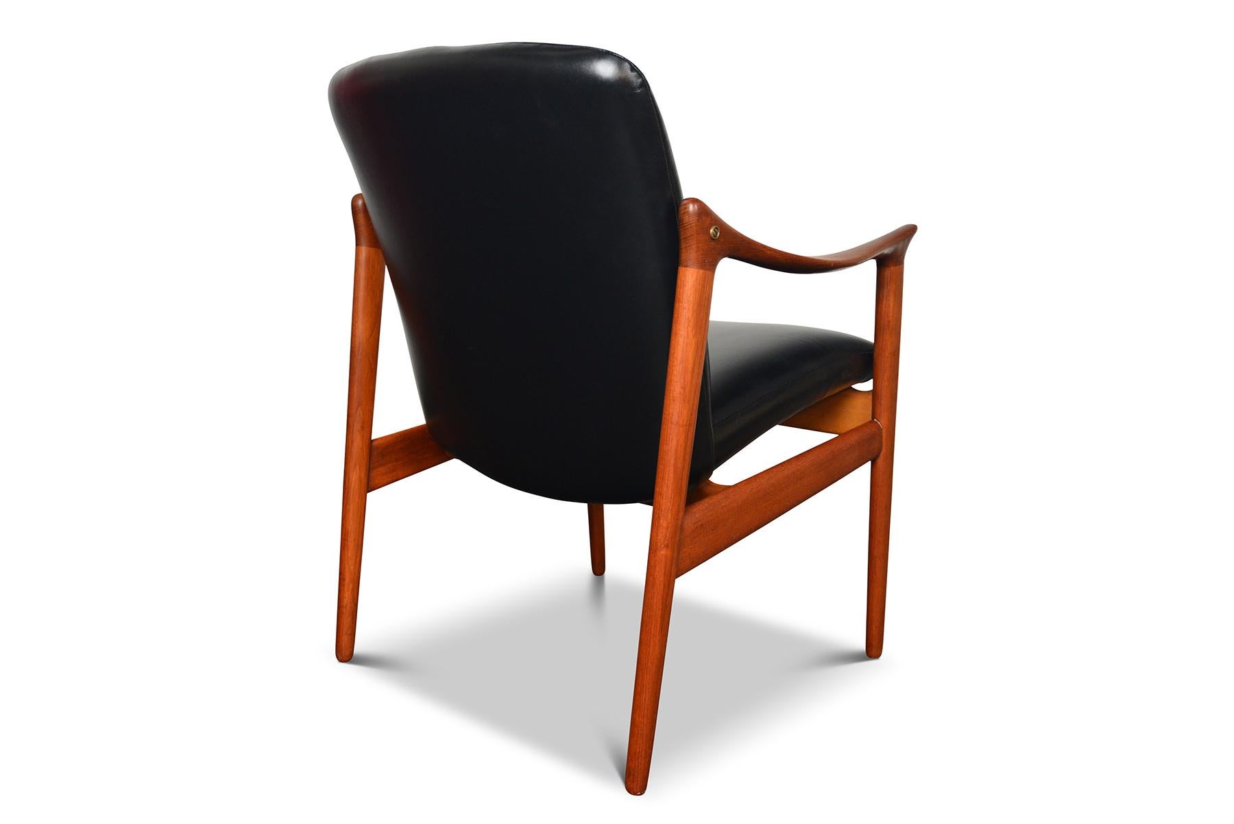 Fredrik Kayser Norwegian Teak Lounge Chair, Produced by Vatne In Good Condition In Berkeley, CA