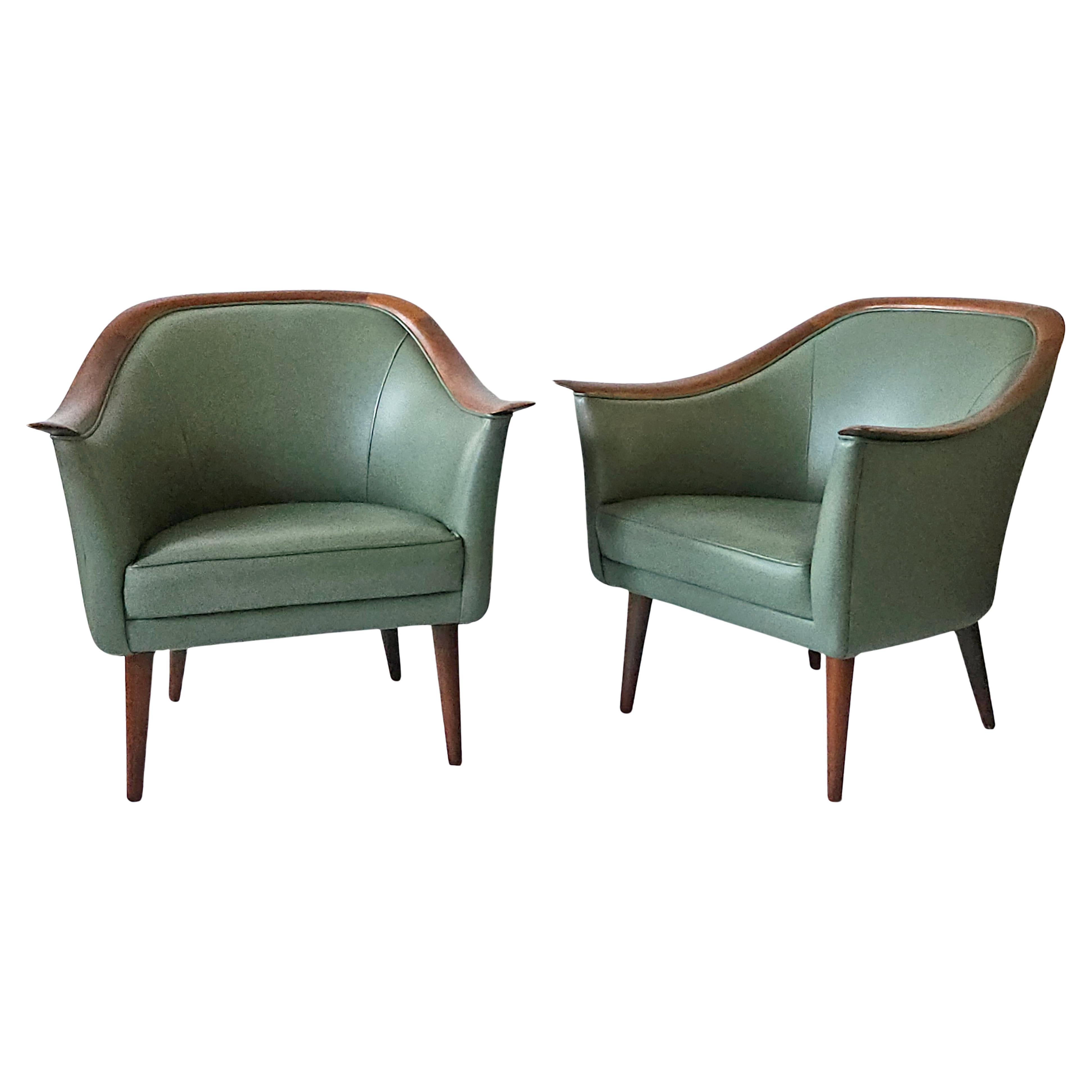 Fredrik Kayser Pair of "Model 550" Armchairs for Vatne Lenestolfabrikk, Norway For Sale