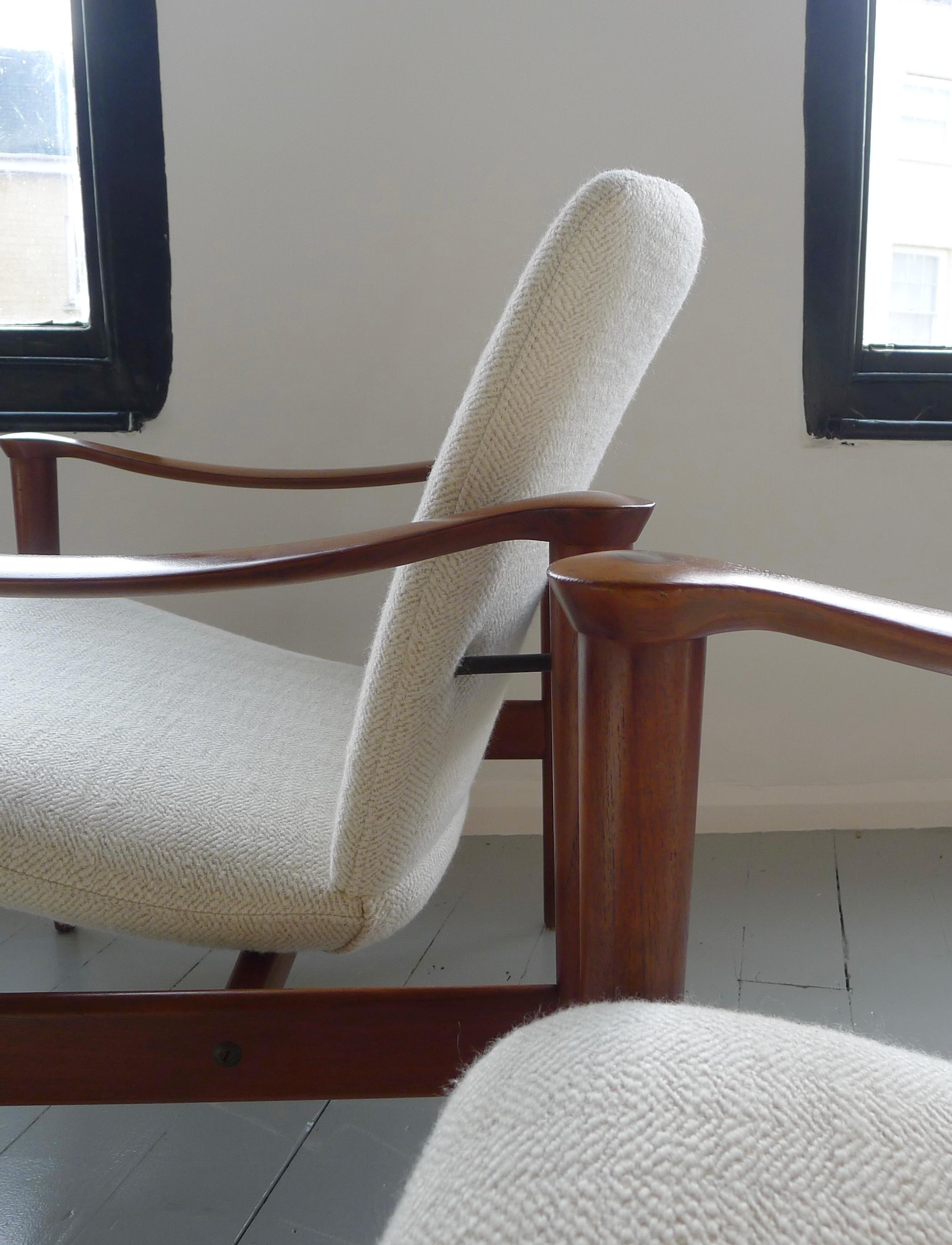 Fredrik Kayser, Pair of Teak Lounge Chairs, Model 711, Norwegian circa 1960 For Sale 3