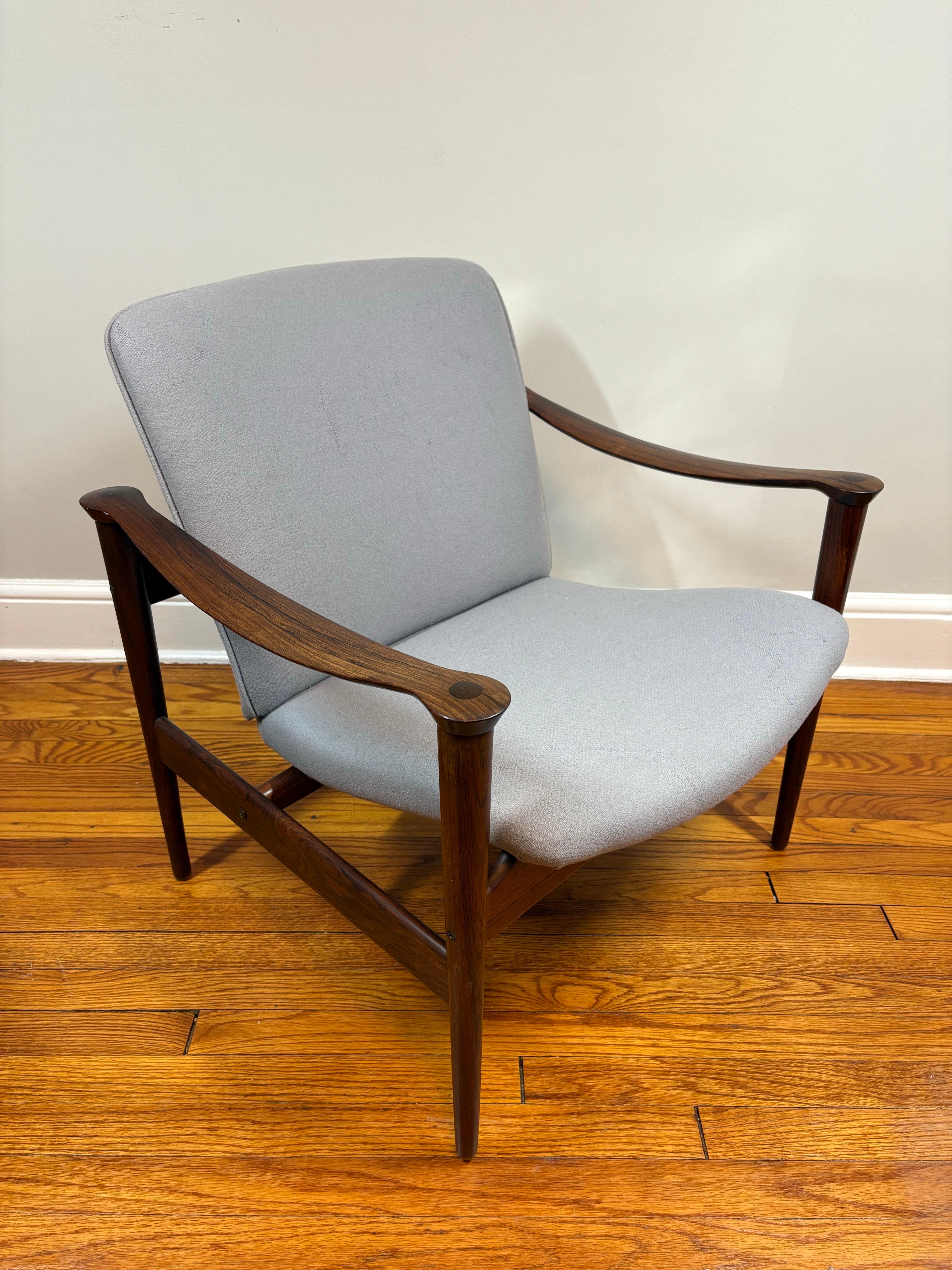 Mid-Century Modern Fauteuil / chaise longue en palissandre de Fredrik Kayser, Model No 711 pour Vatne Mobler en vente
