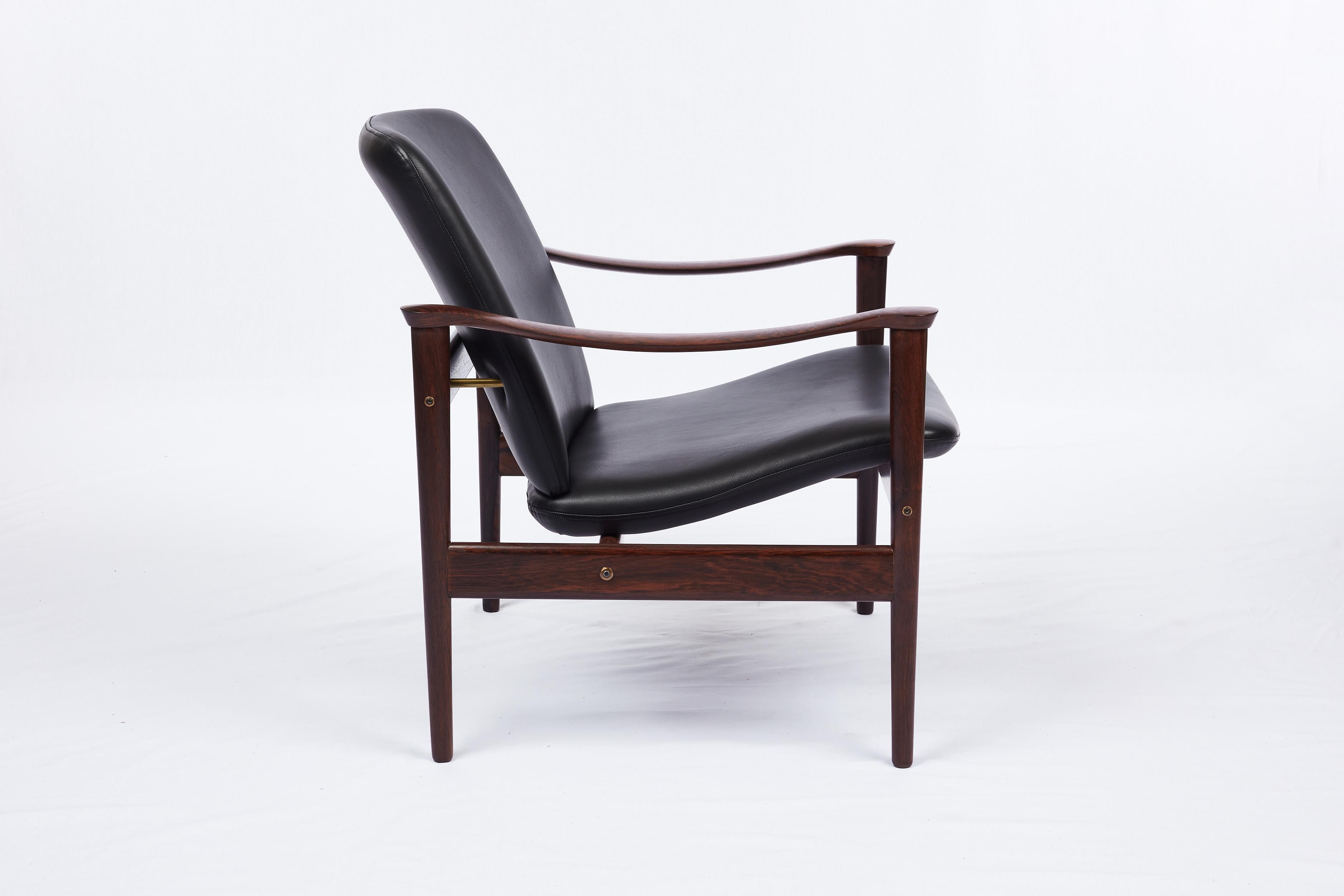 Fredrik Kayser Rosewood Lounge Chair In Excellent Condition In Los Angeles, CA