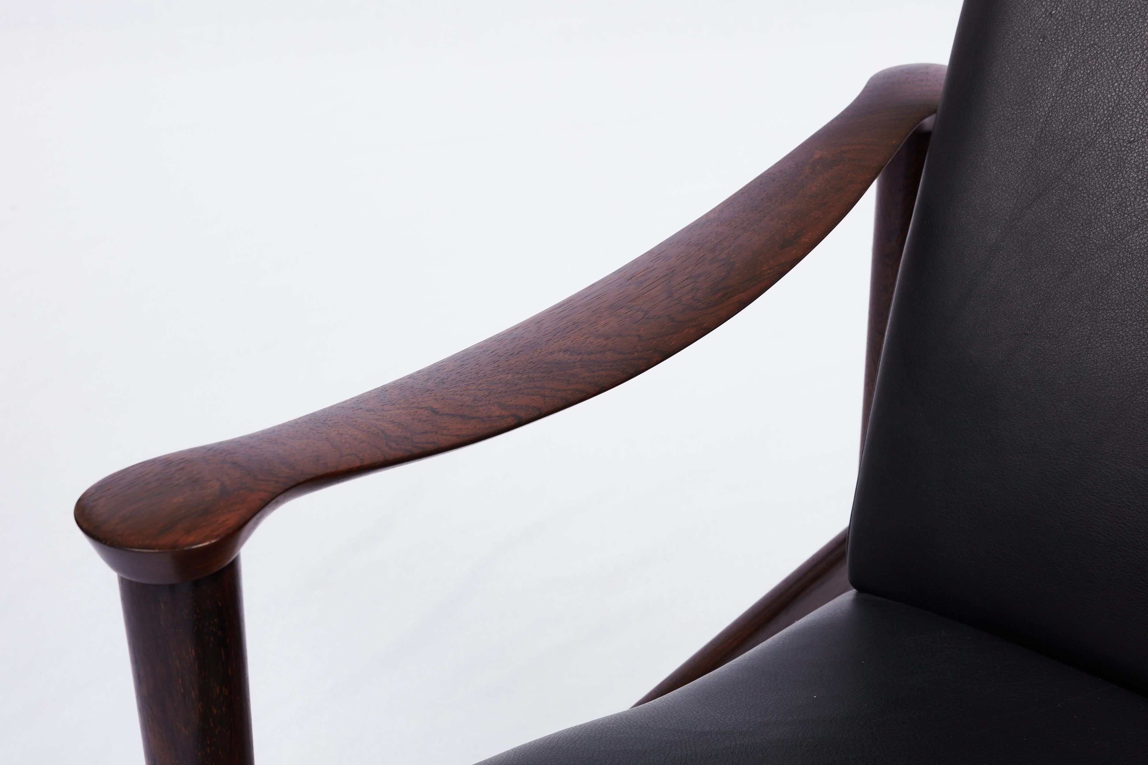 Fredrik Kayser Rosewood Lounge Chair 1