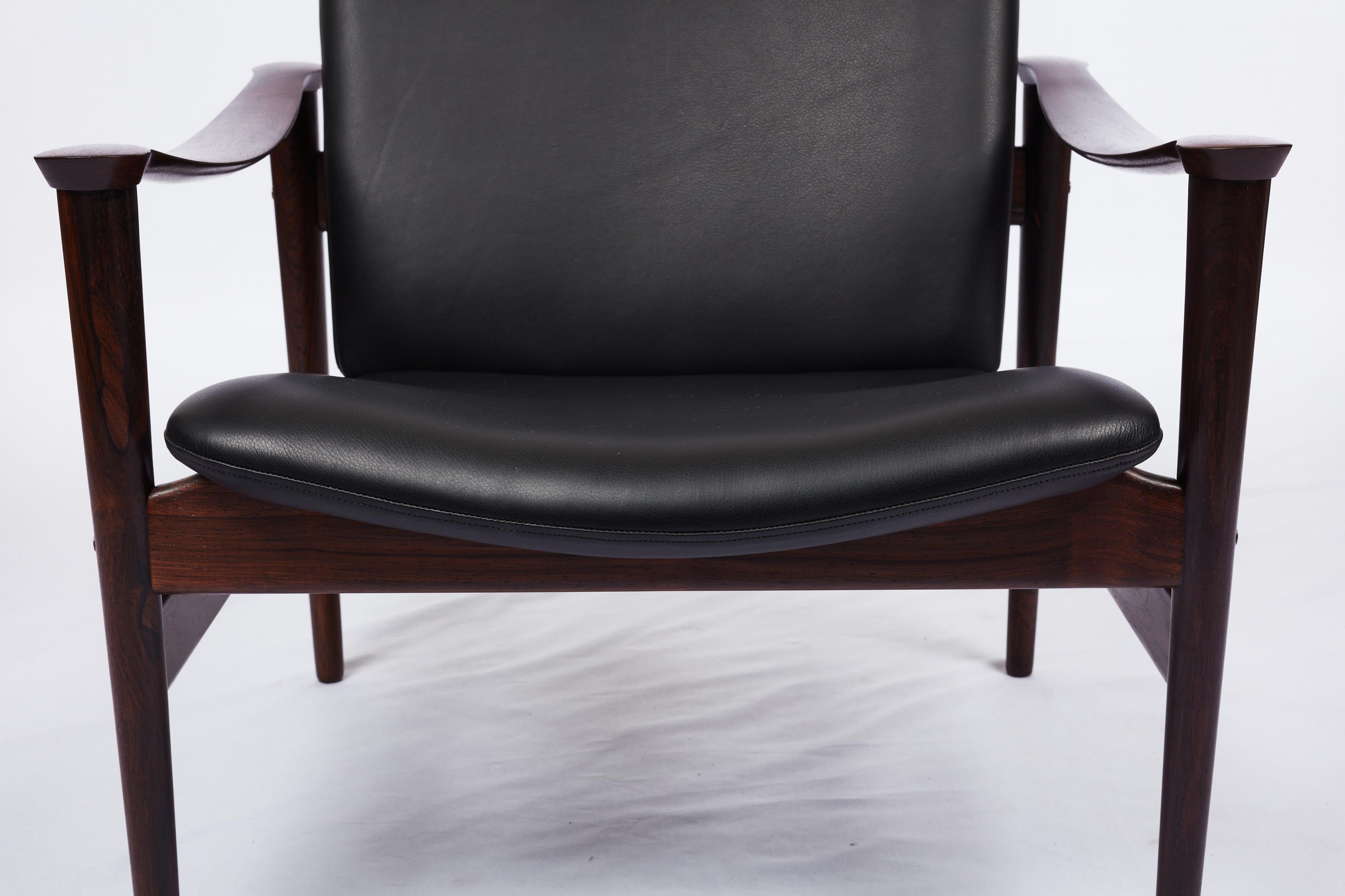 Fredrik Kayser Rosewood Lounge Chair 3