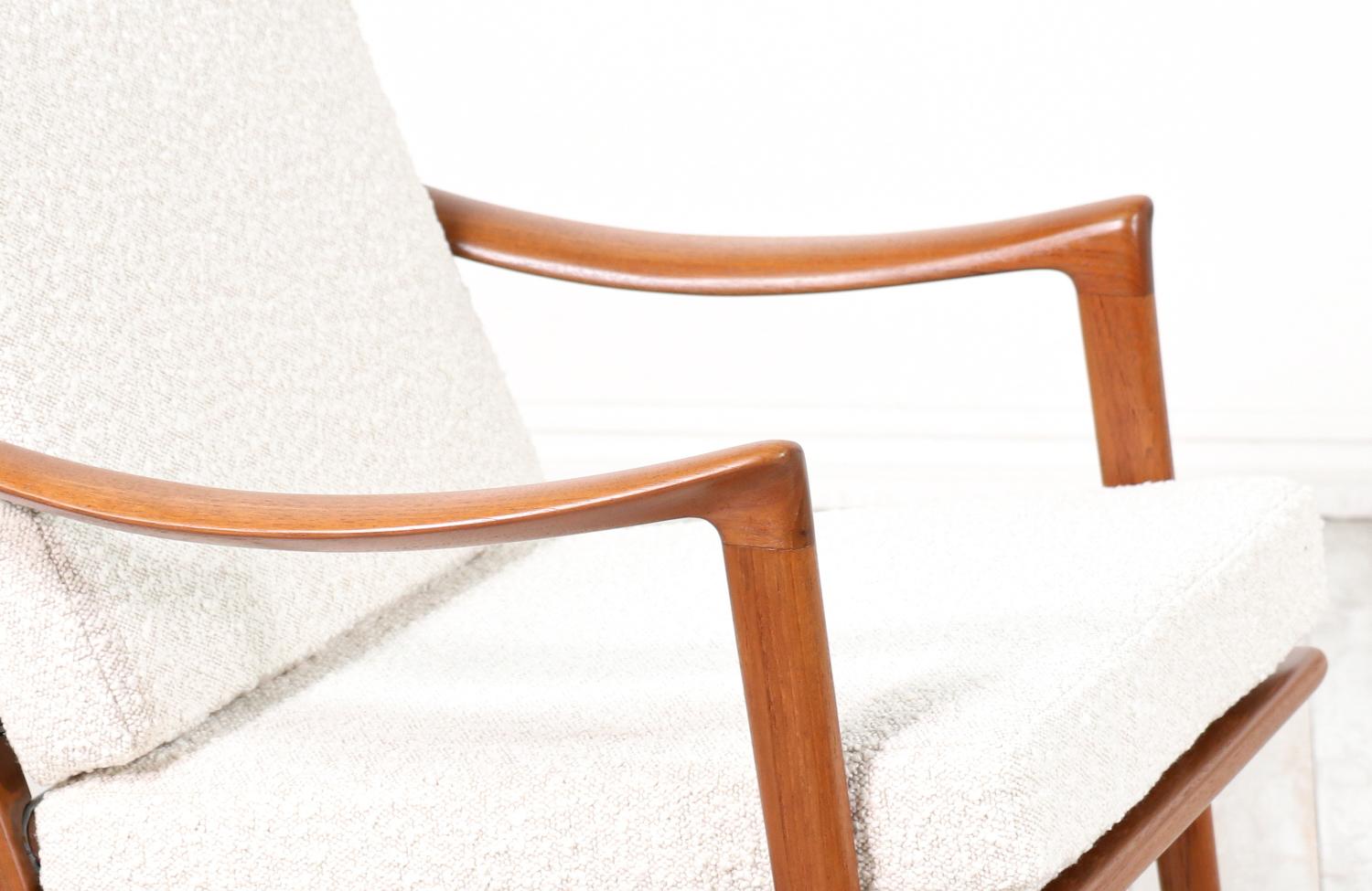 Fabric Fredrik Kayser Sculpted Teak Lounge Chair for Vatne Mobelfabrikk For Sale
