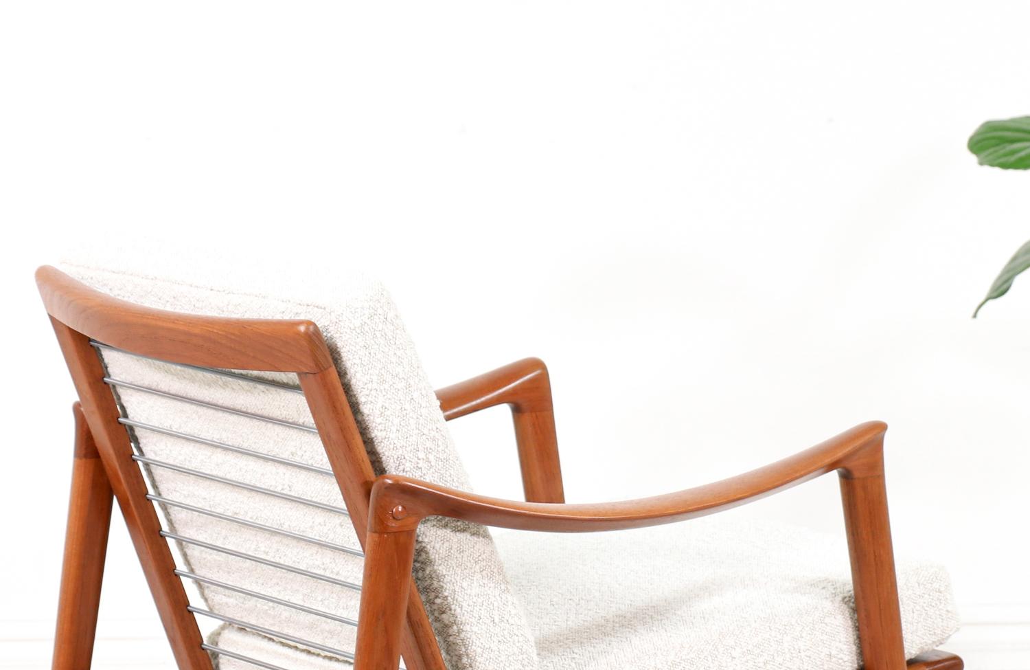 Fredrik Kayser Sculpted Teak Lounge Chair for Vatne Mobelfabrikk For Sale 1