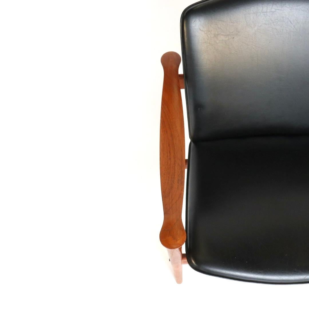 Mid-Century Modern Fredrik Kayser Teak Lounge Chair Model 710 For Sale