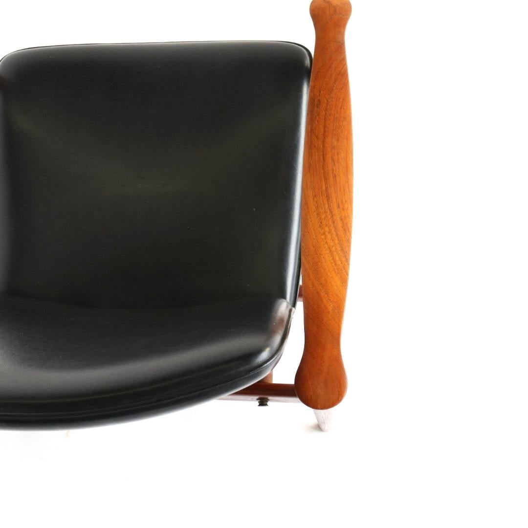 Norwegian Fredrik Kayser Teak Lounge Chair Model 710 For Sale