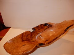 Ciotola scultorea in legno d'ulivo a bordo libero di Tylor Povic