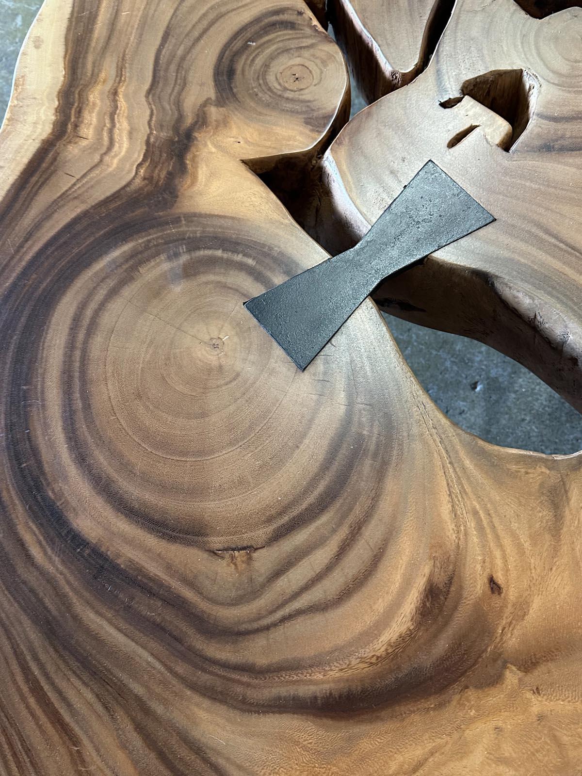 Table basse Free Form Albezia Wood Wood Slab en vente 1
