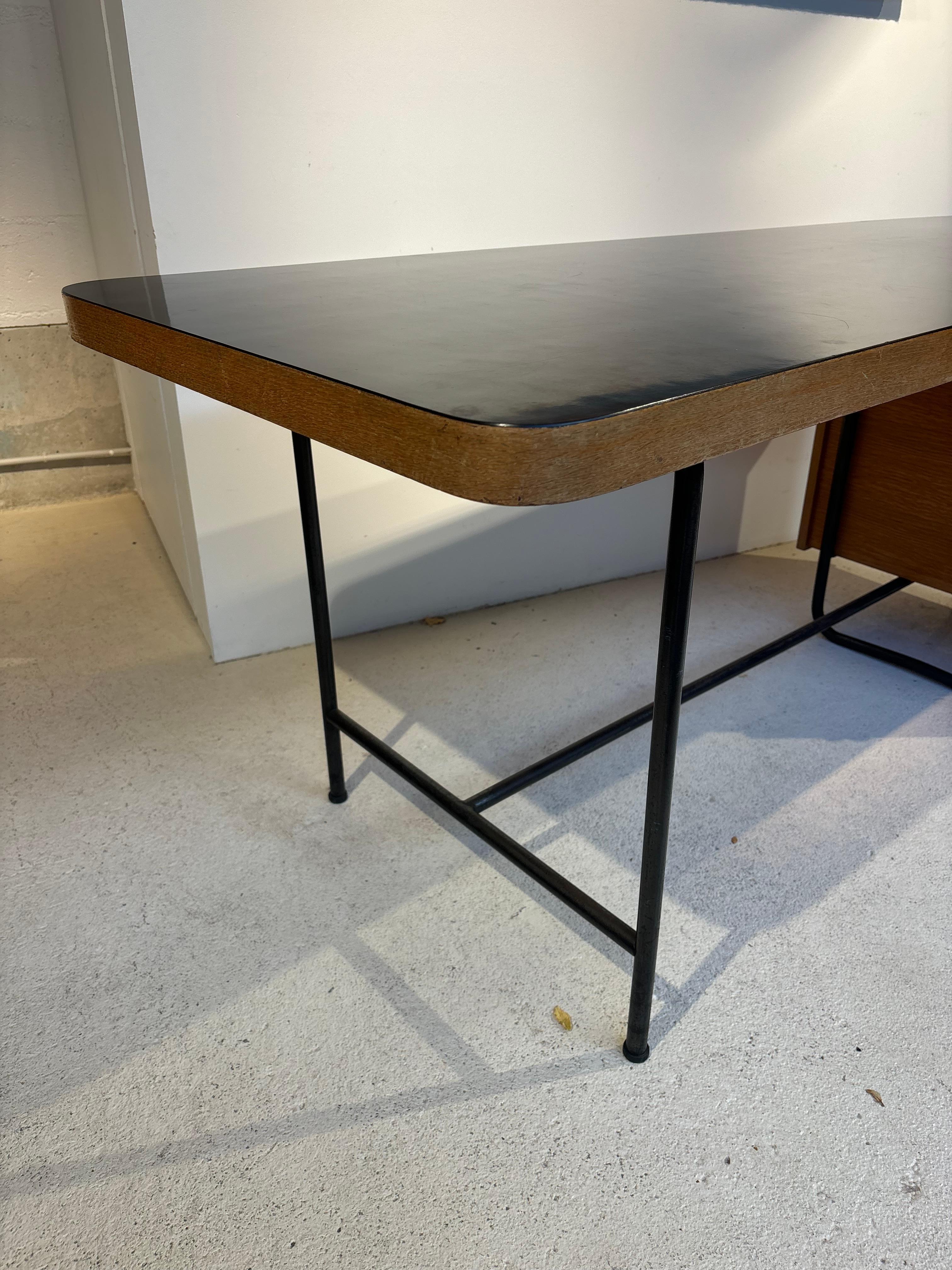 Free form and Largest desk by Georges Frydman for EFA In Good Condition For Sale In SAINT-OUEN-SUR-SEINE, FR