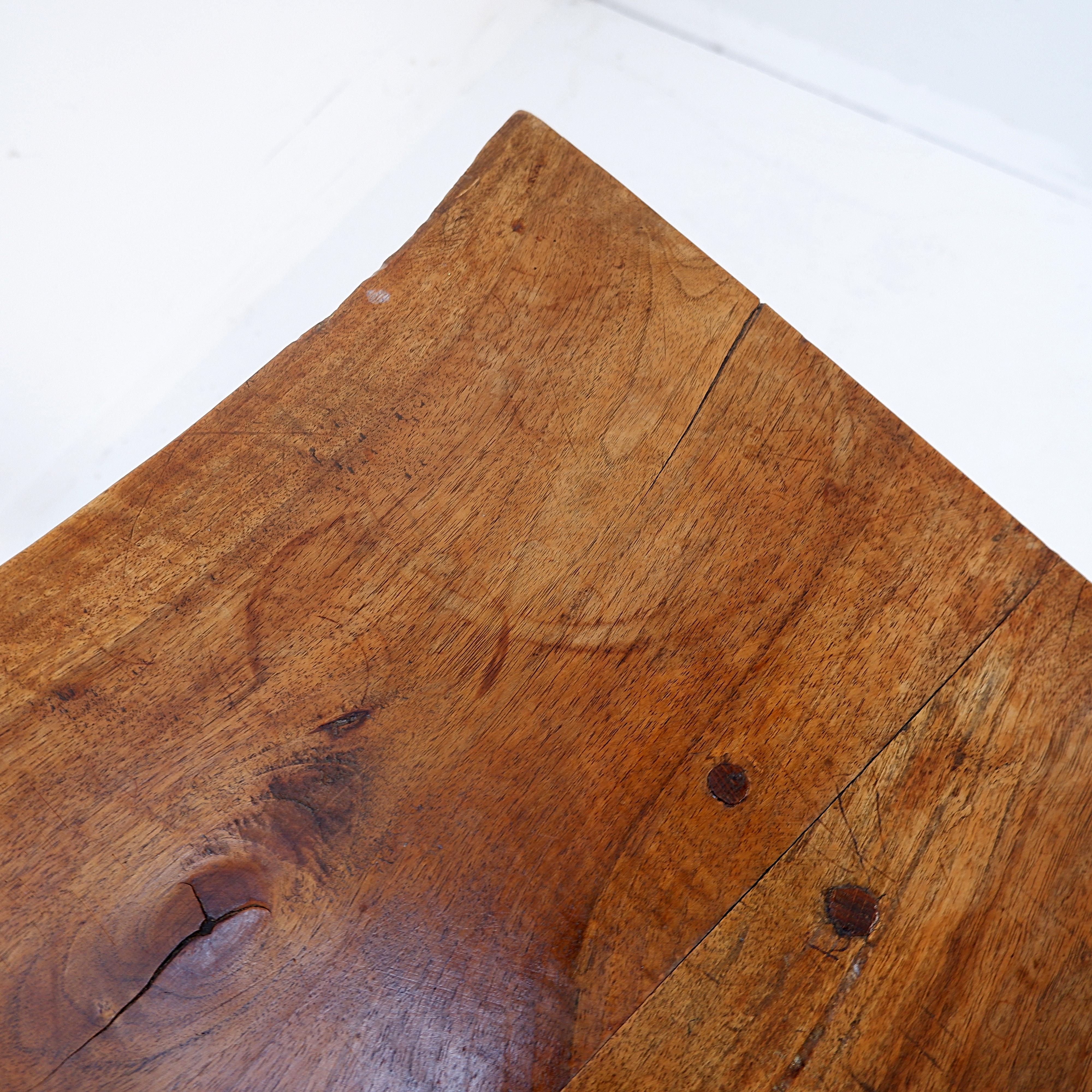 Table basse brutaliste de forme libre, vers 1960 en vente 1