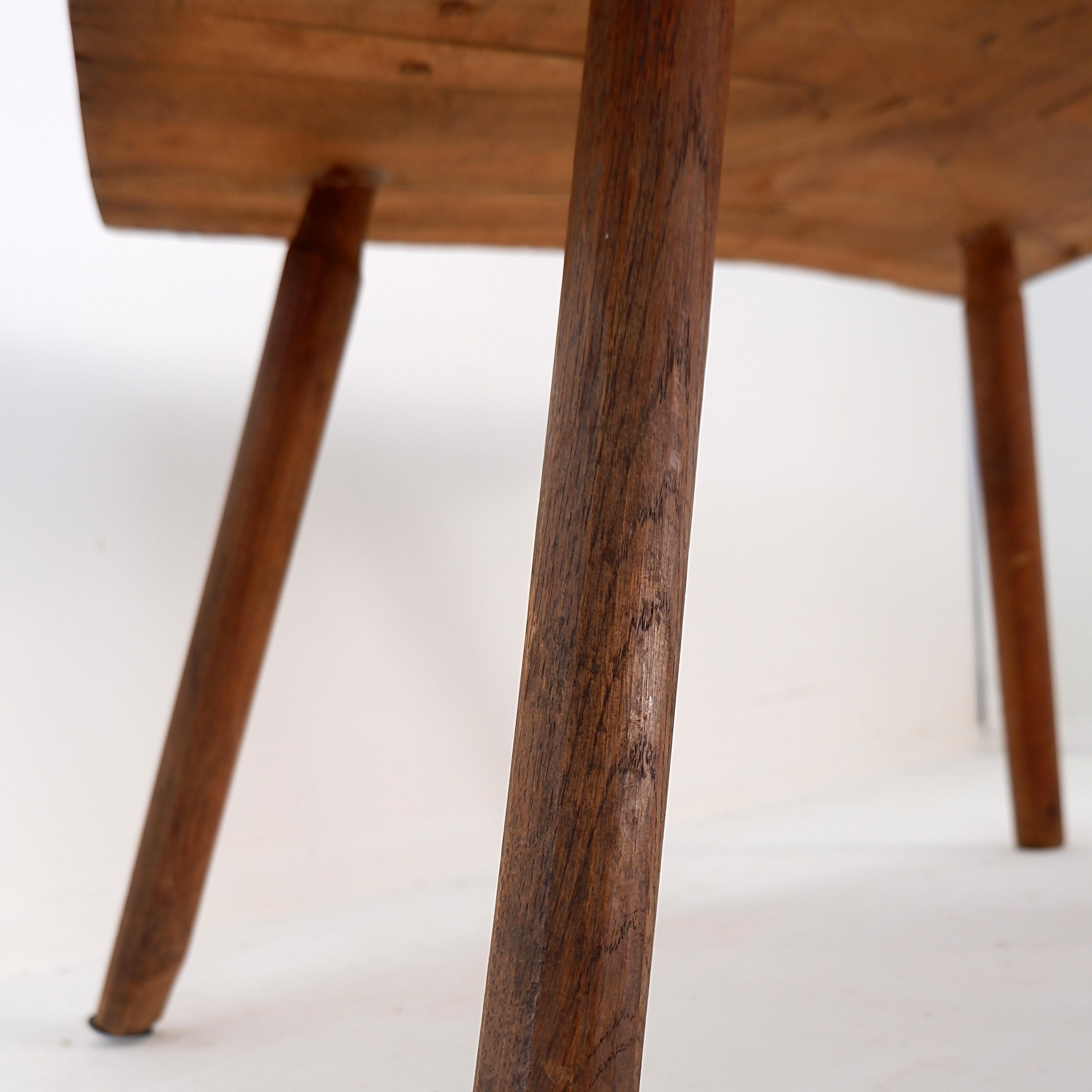 Table basse brutaliste de forme libre, vers 1960 en vente 3