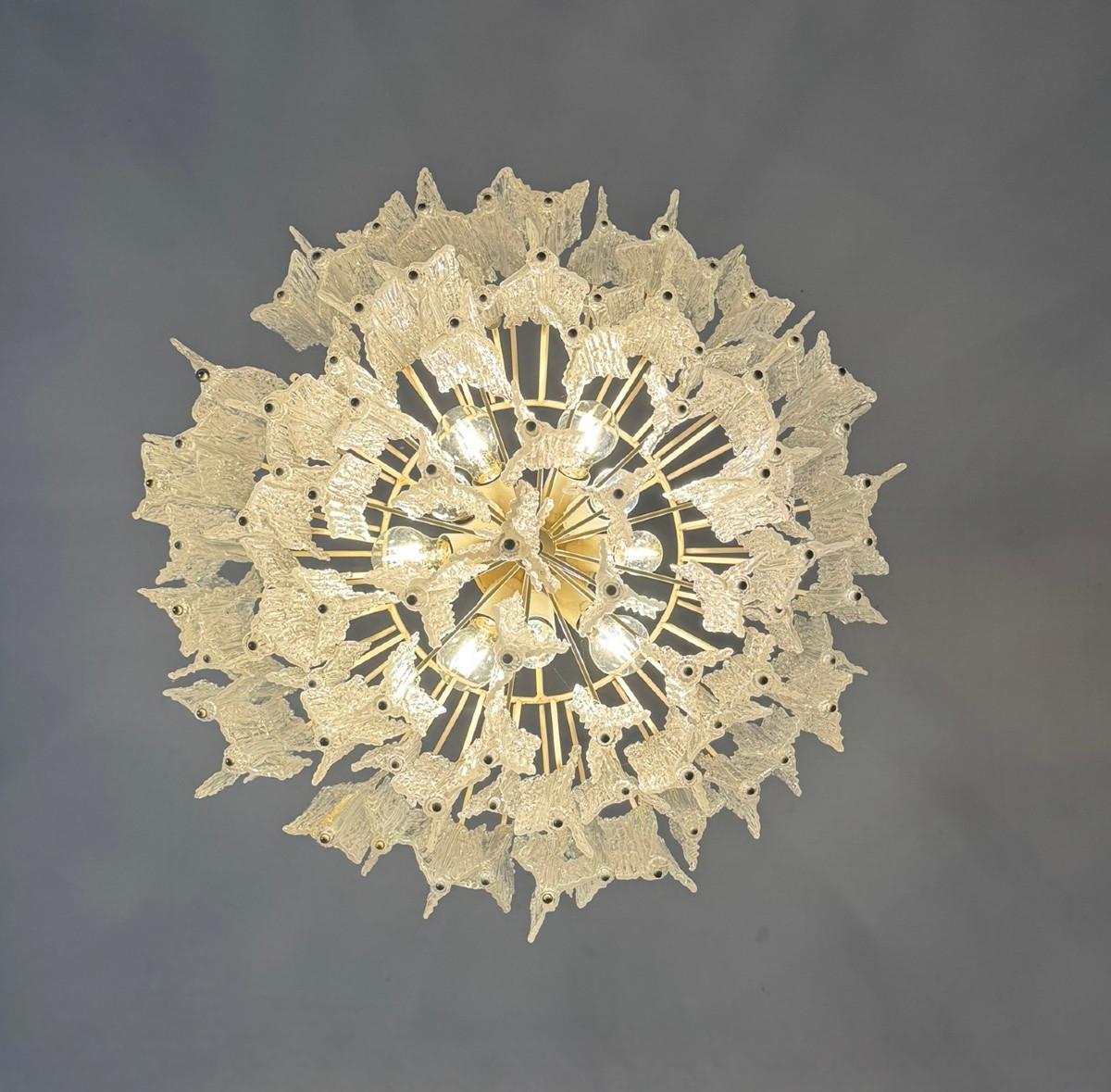 Glass ‘free-form chandelier by Venini, designed in 1968 by Osvaldo Borsani For Sale
