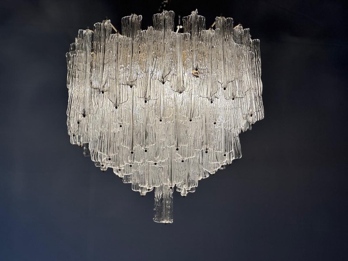 ‘free-form chandelier by Venini, designed in 1968 by Osvaldo Borsani For Sale 1
