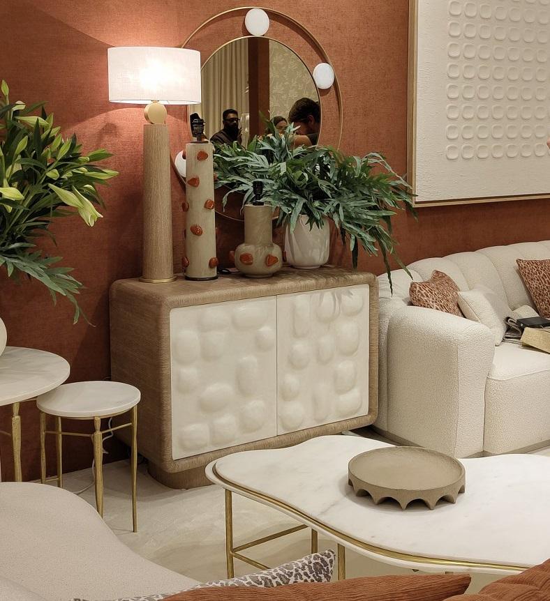 XXIe siècle et contemporain Table basse Free Form avec 3 plateaux superposés en marbre Estremoz et laiton By JLC en vente