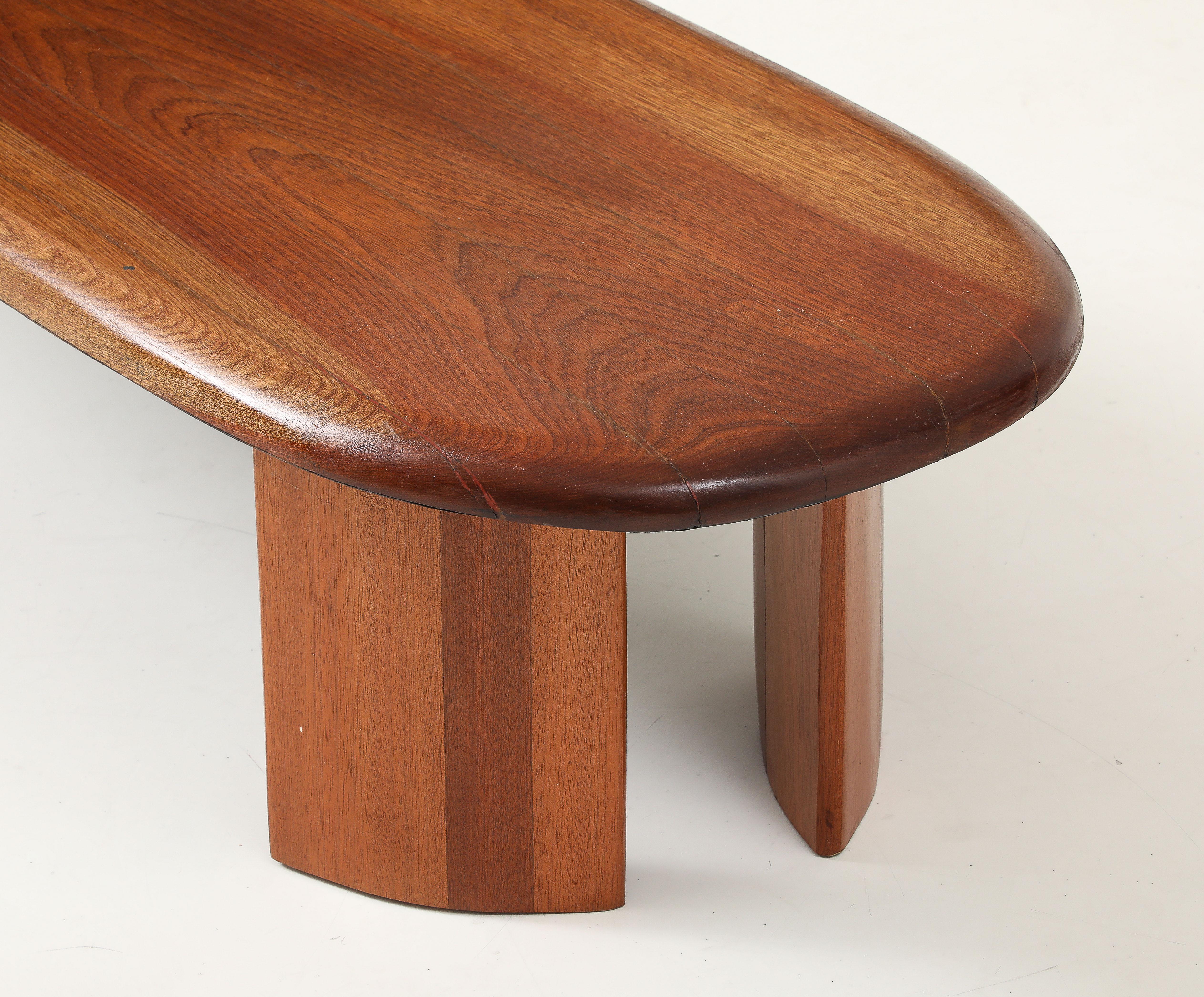 Mesa de centro de forma libre de madera maciza natural, estilo francés de los años 50 en venta 6