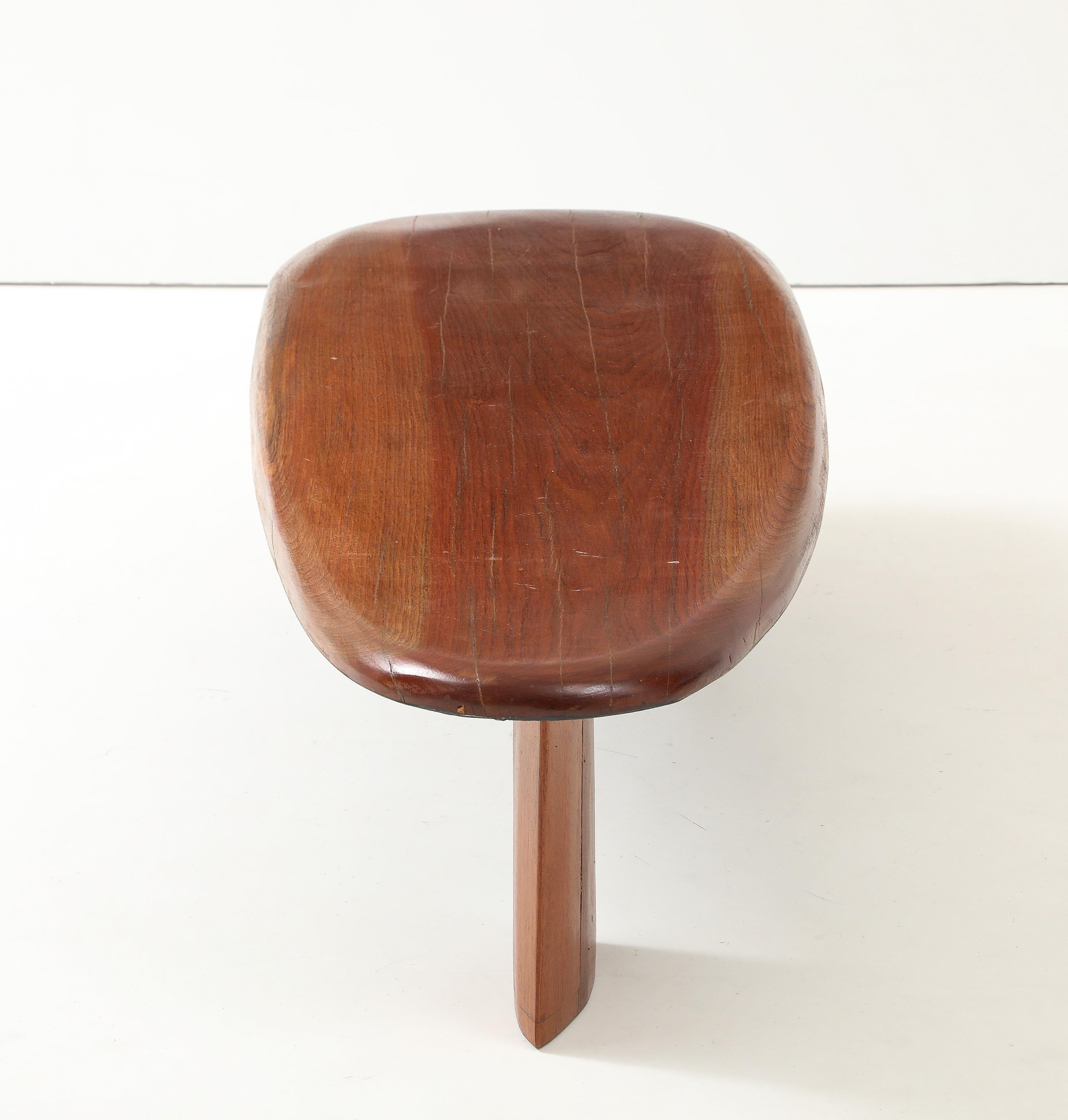Mesa de centro de forma libre de madera maciza natural, estilo francés de los años 50 en Bueno estado para la venta en Brooklyn, NY