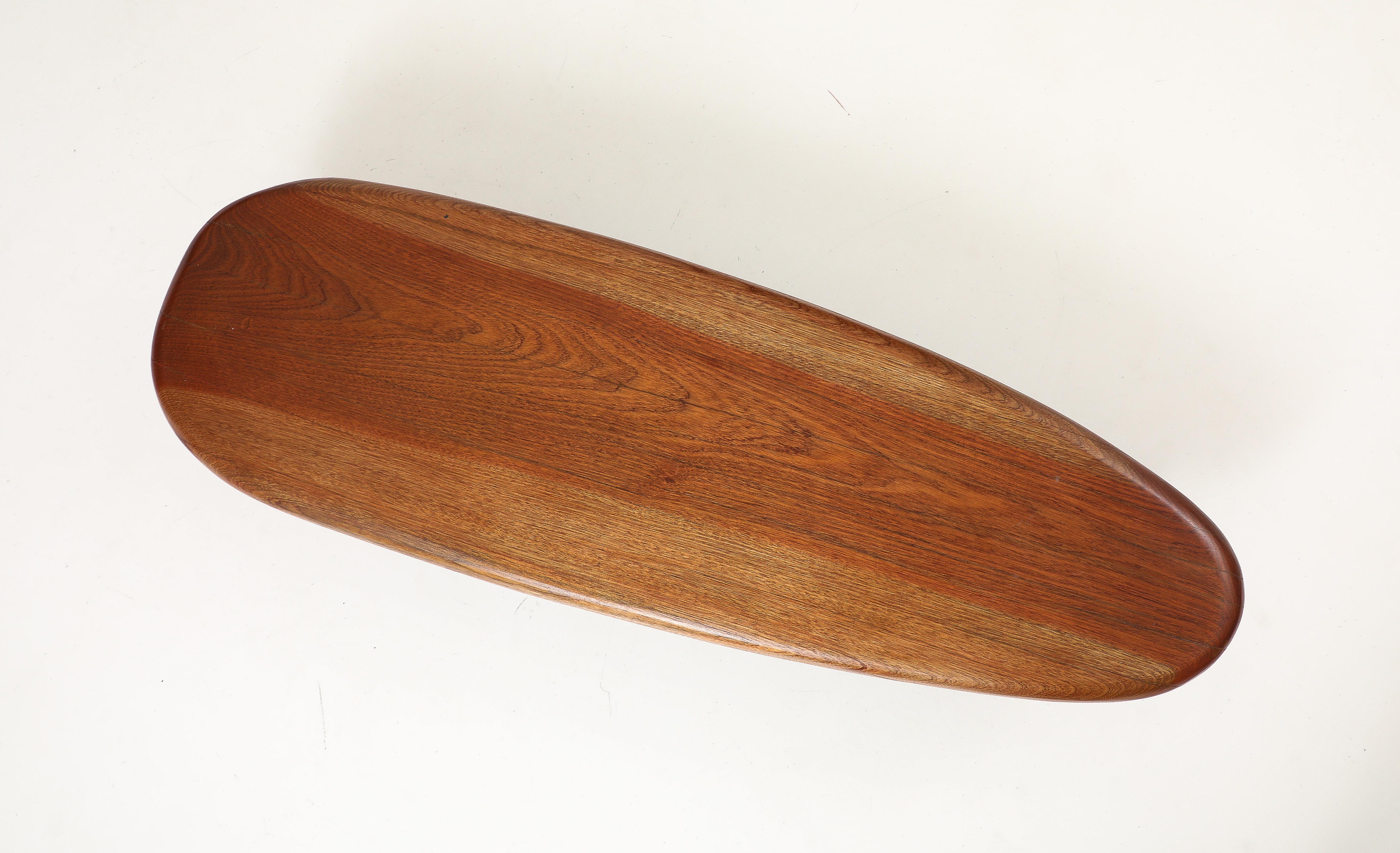 Mesa de centro de forma libre de madera maciza natural, estilo francés de los años 50 Siglo XXI y contemporáneo en venta
