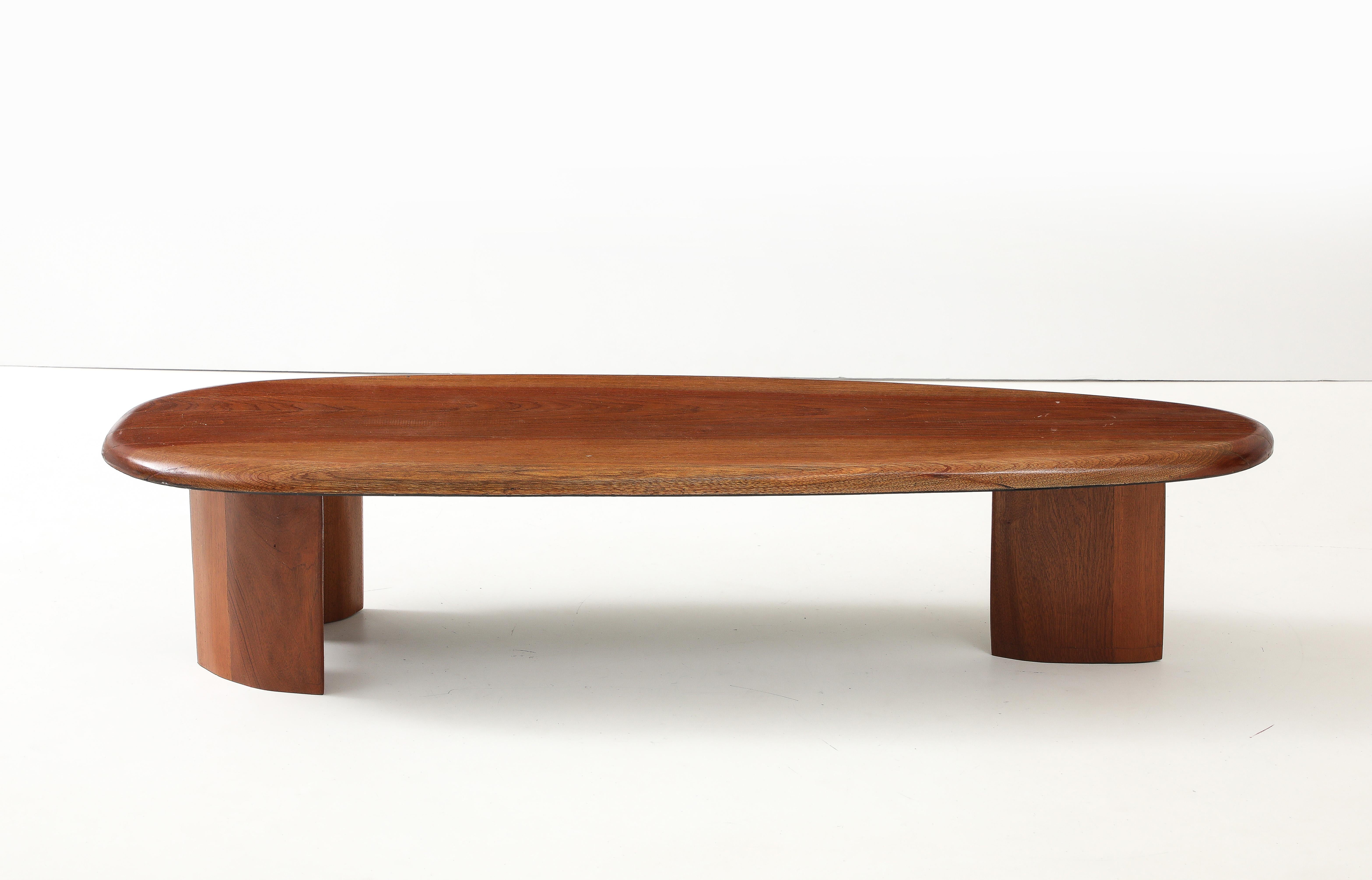 Mesa de centro de forma libre de madera maciza natural, estilo francés de los años 50 en venta 1