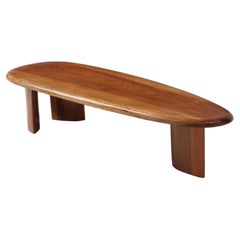 Table basse de forme libre en bois naturel massif, style français des années 50